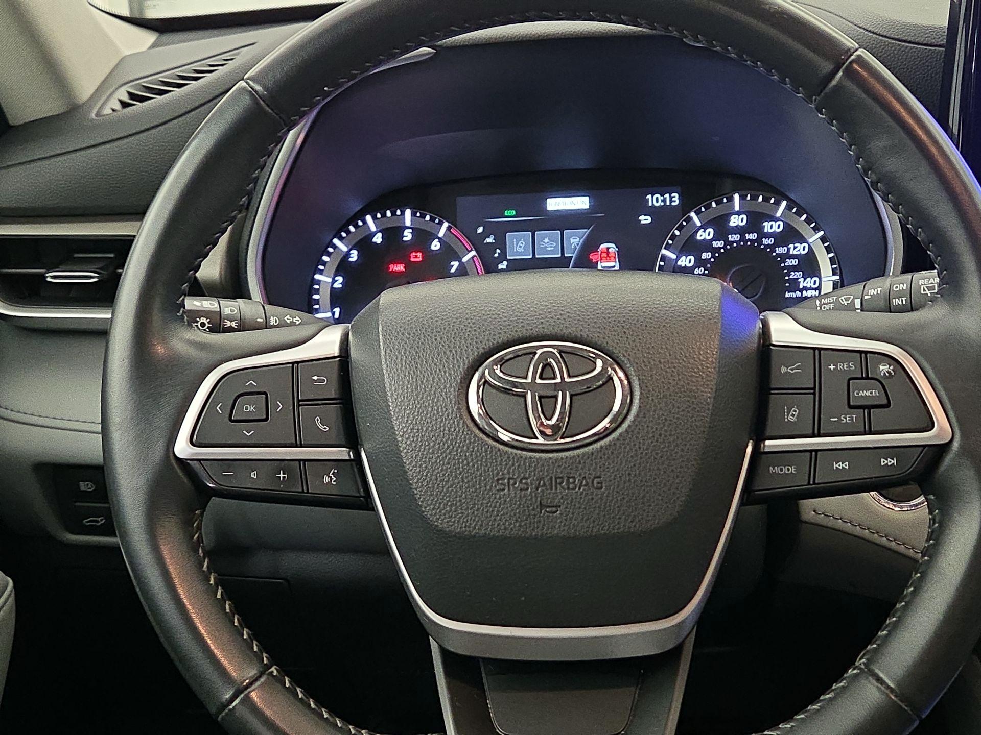 Thumbnail: 2023 Toyota Highlander - 10