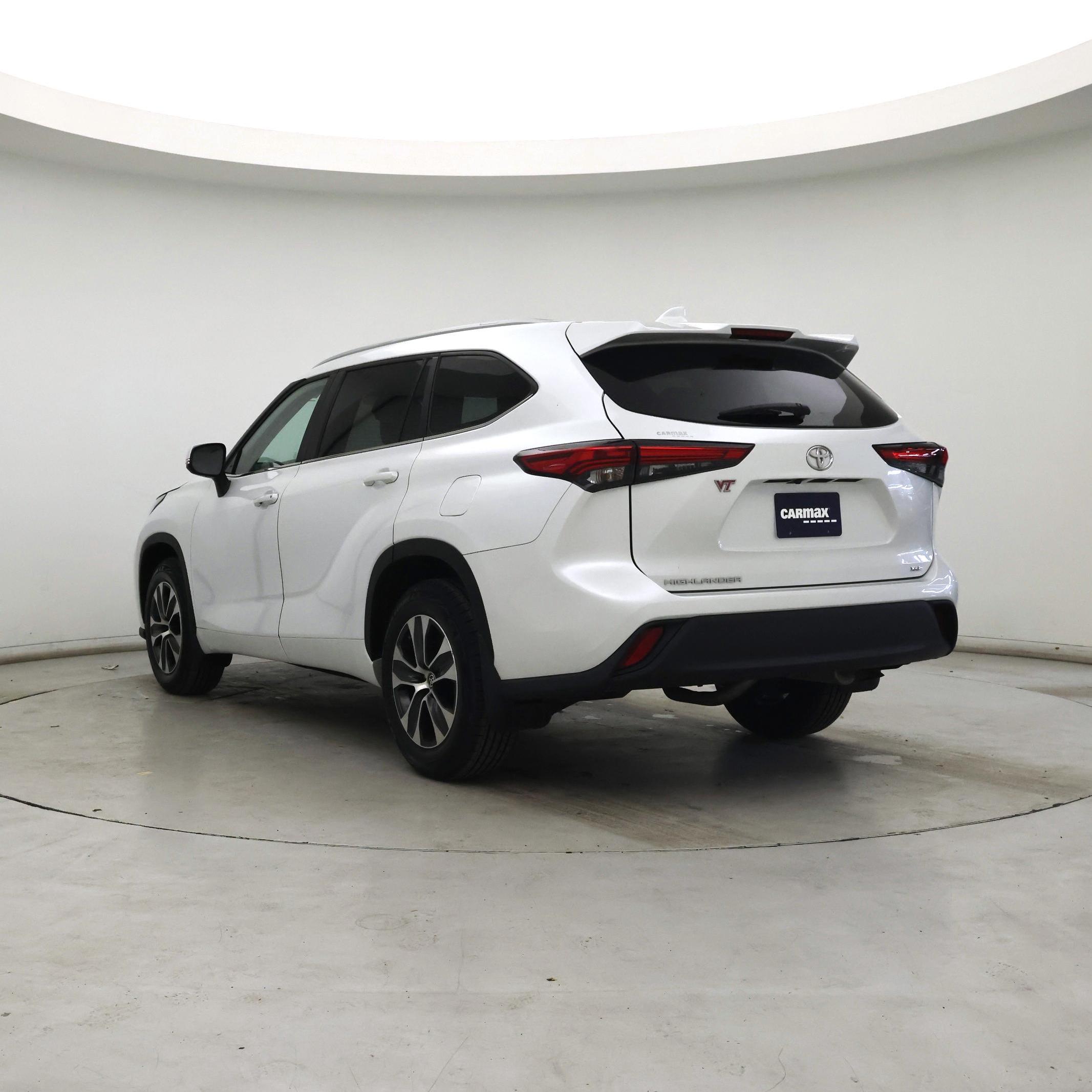 Thumbnail: 2023 Toyota Highlander - 2