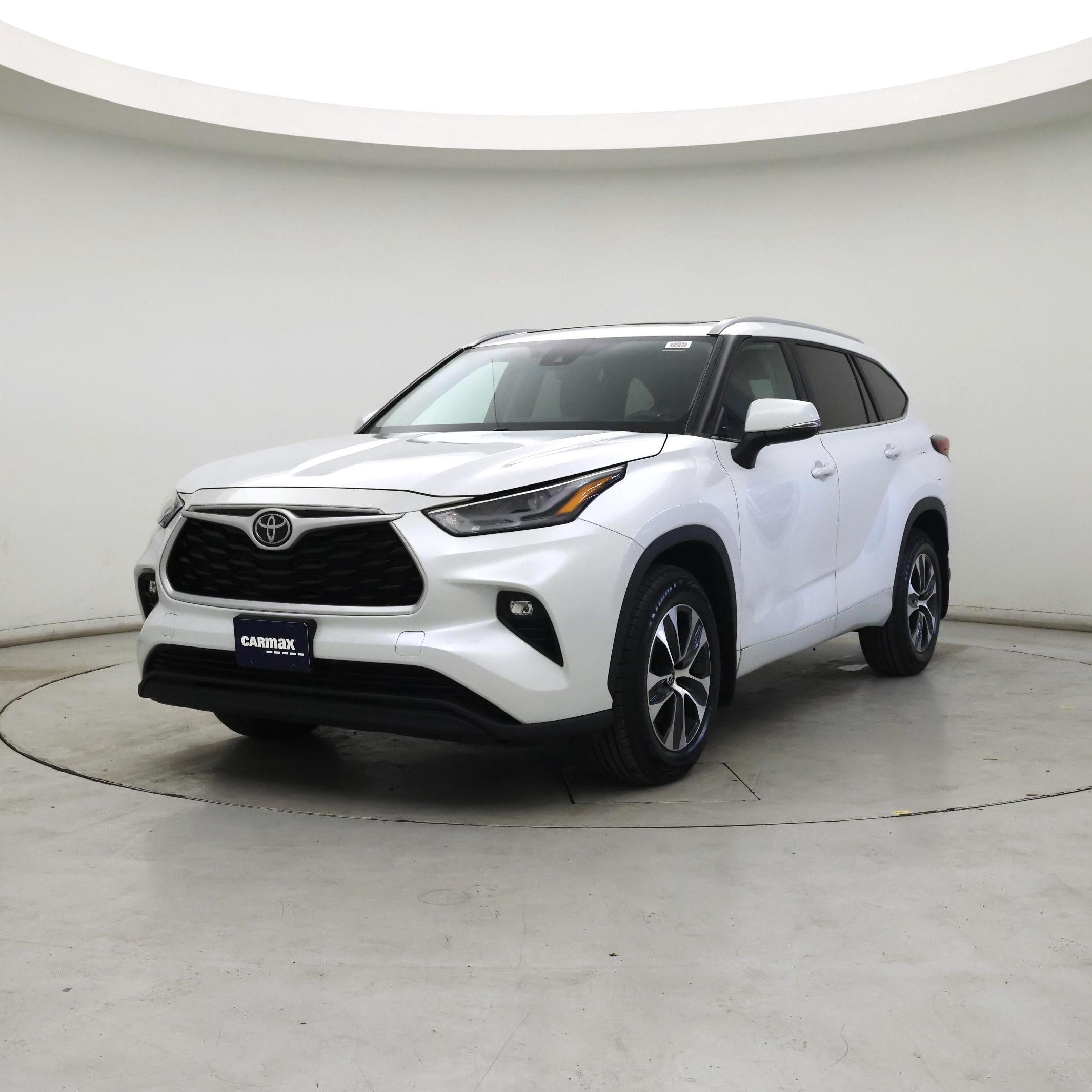 Thumbnail: 2023 Toyota Highlander - 4