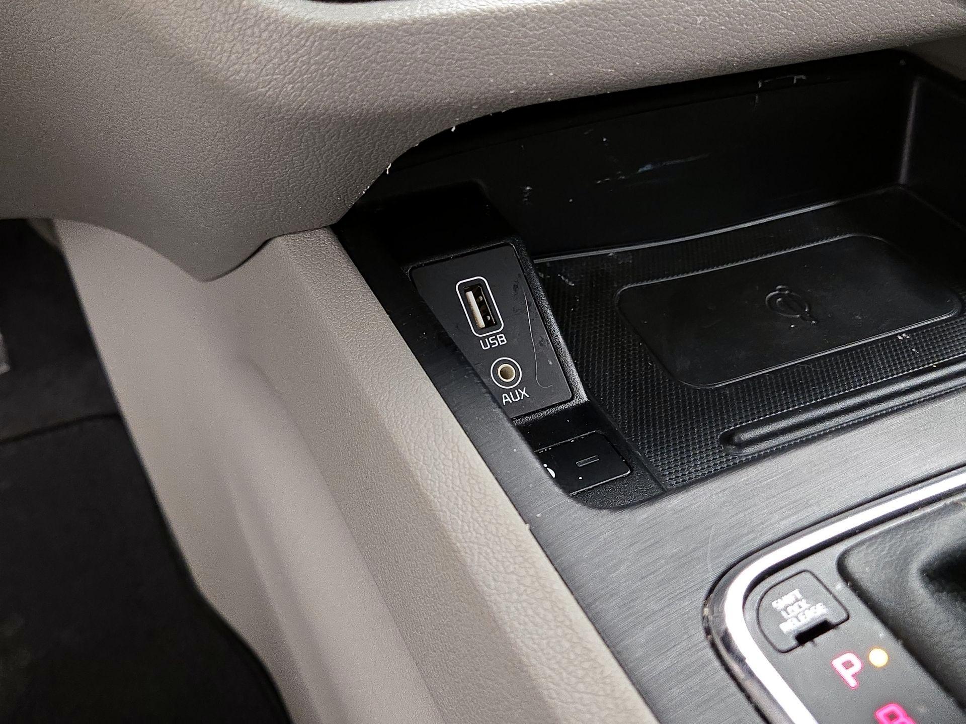 Thumbnail: 2020 Kia Sedona - 18