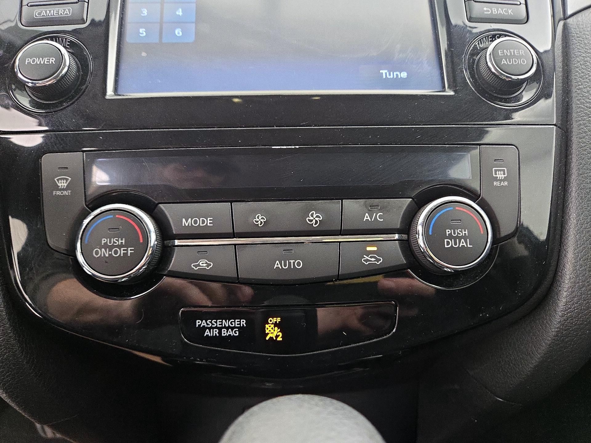 Thumbnail: 2014 Nissan Rogue - 17