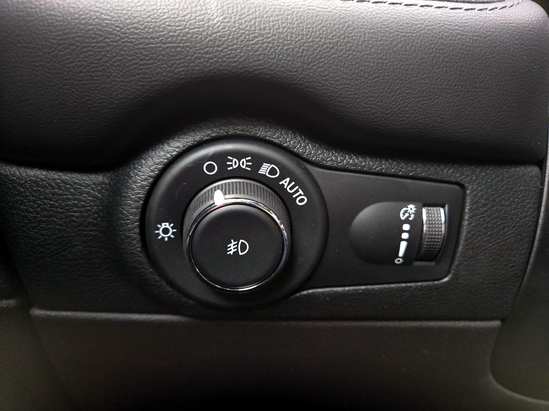 Thumbnail: 2022 Dodge Durango - 13