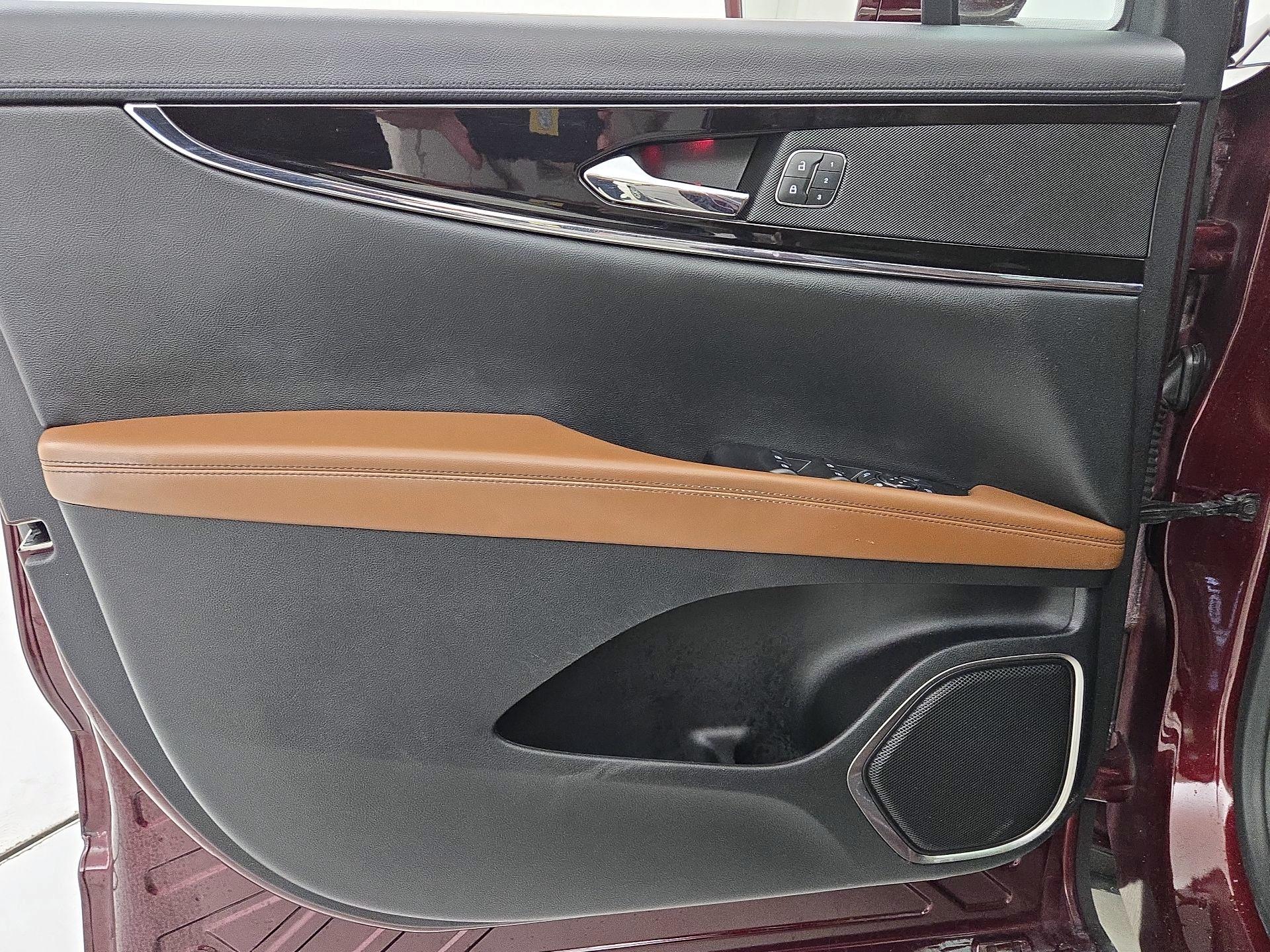 Thumbnail: 2022 Lincoln Nautilus - 12