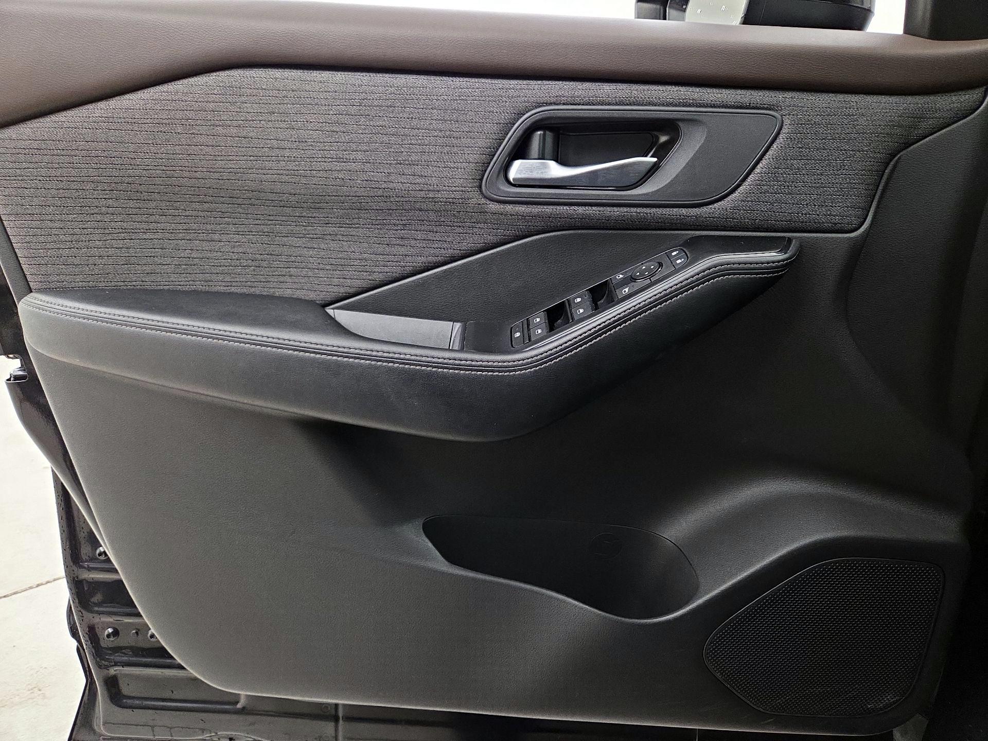 Thumbnail: 2023 Nissan Rogue - 12