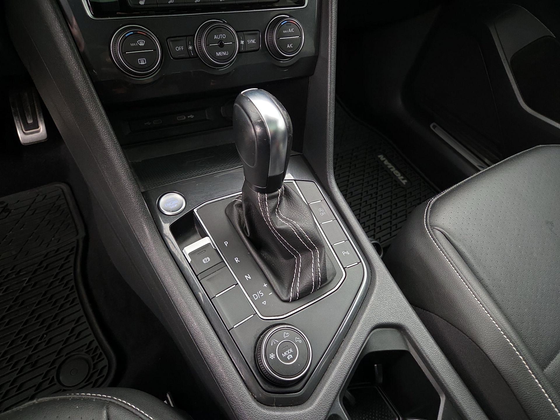 Thumbnail: 2021 Volkswagen Tiguan - 17