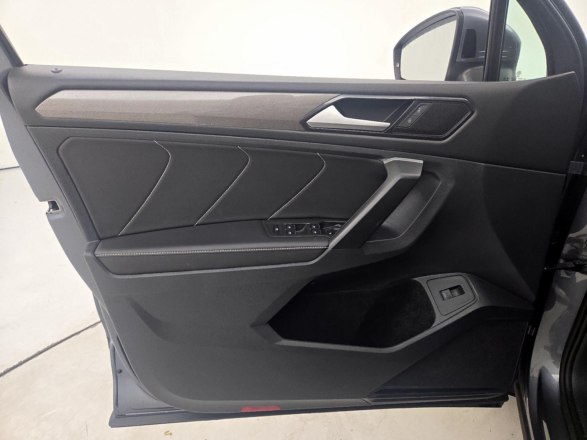 Thumbnail: 2024 Volkswagen Tiguan - 12