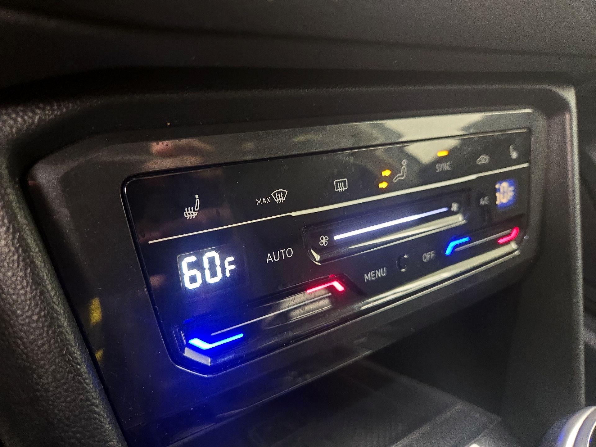 Thumbnail: 2024 Volkswagen Tiguan - 16