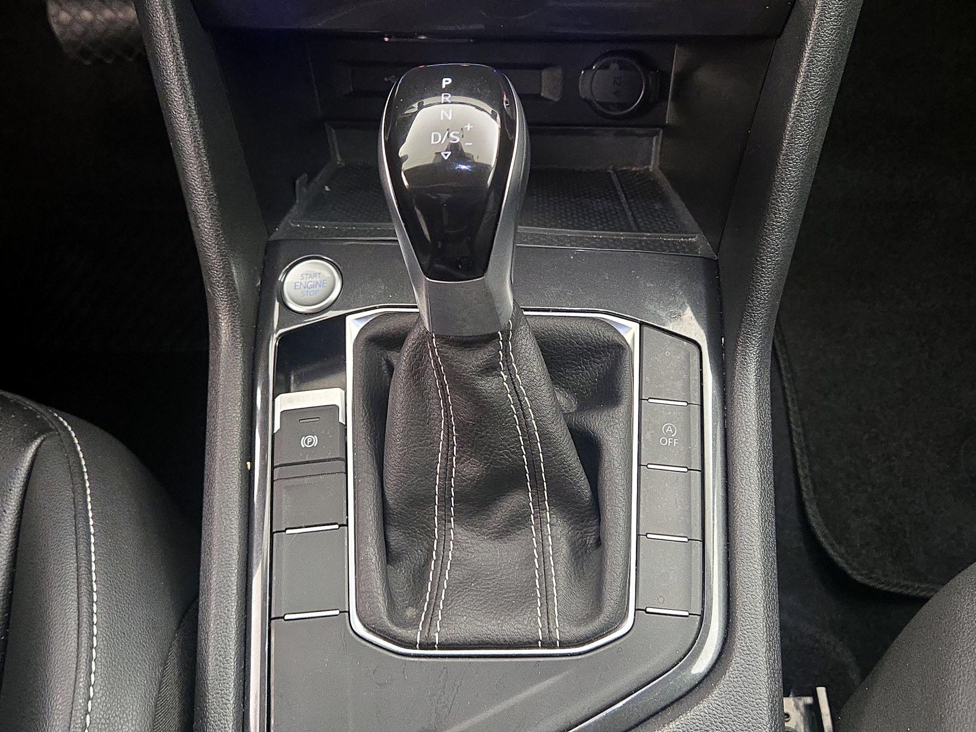 Thumbnail: 2024 Volkswagen Tiguan - 17