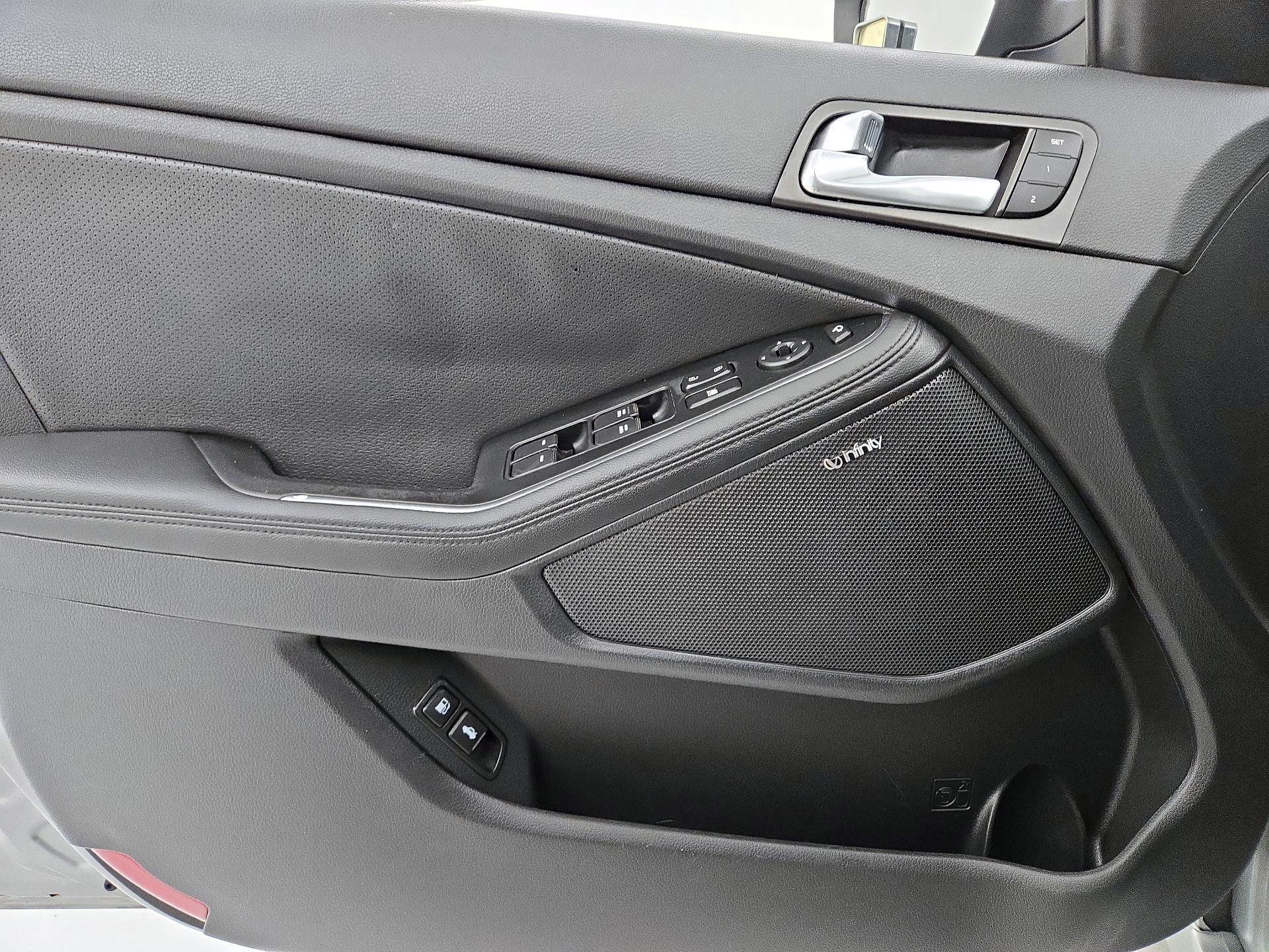 Thumbnail: 2015 Kia Optima - 12