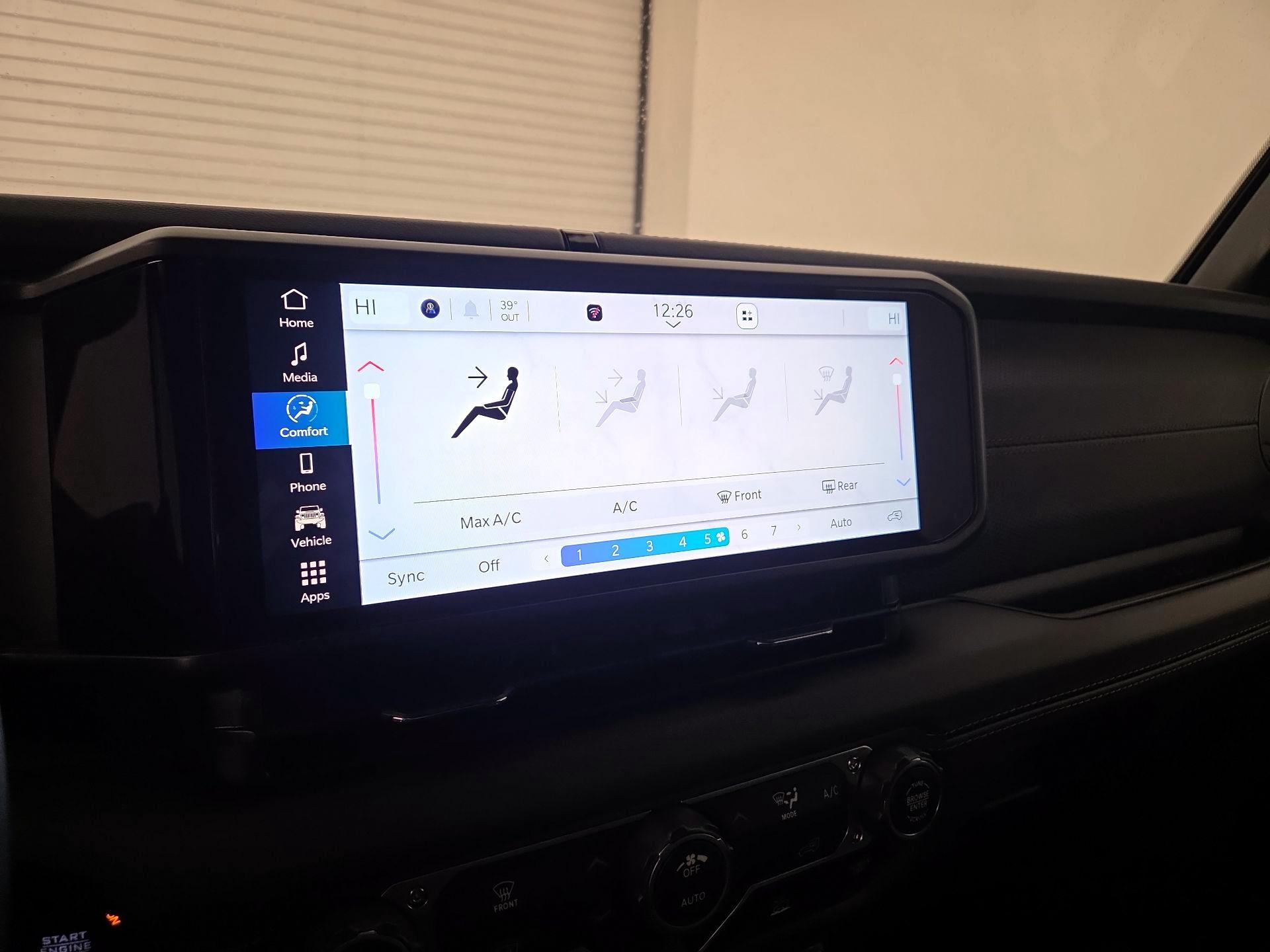 Thumbnail: 2025 Jeep Wrangler - 15