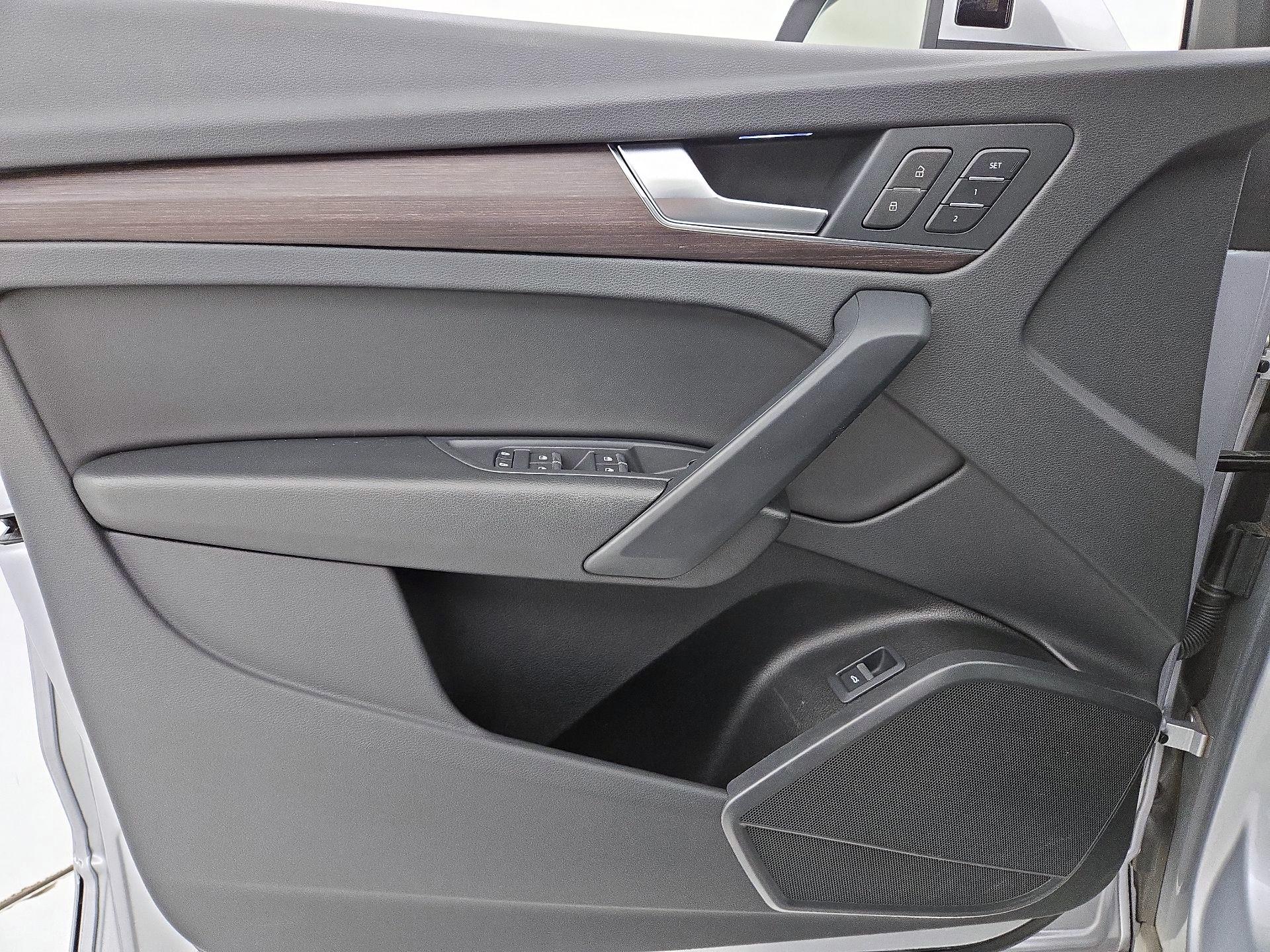 Thumbnail: 2023 Audi Q5 - 12