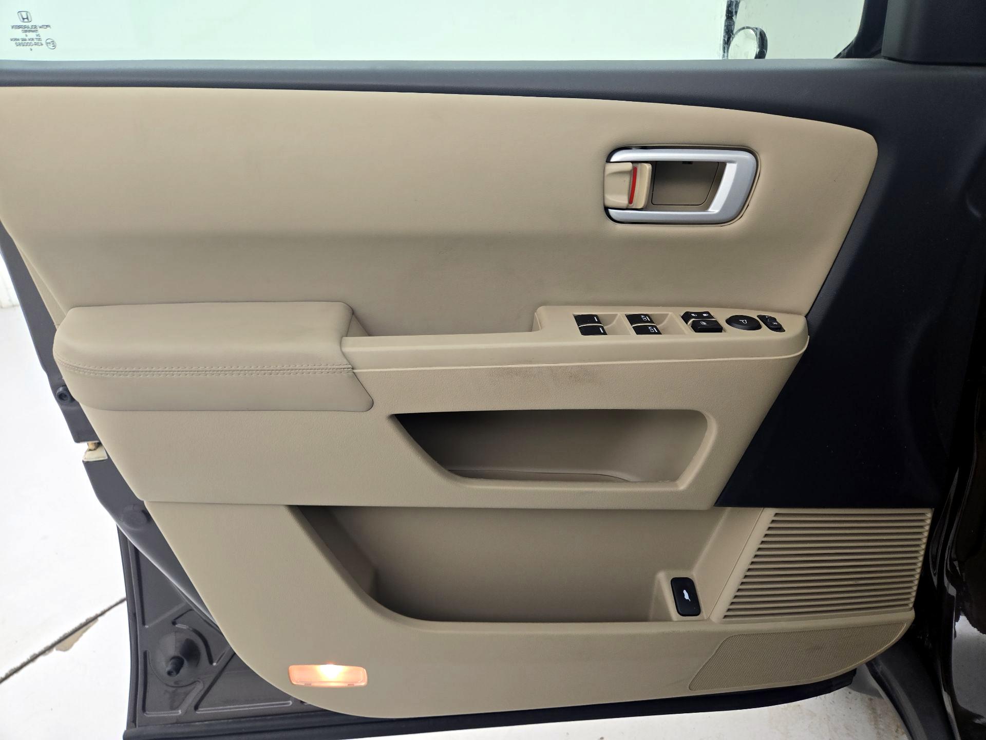 Thumbnail: 2015 Honda Pilot - 12