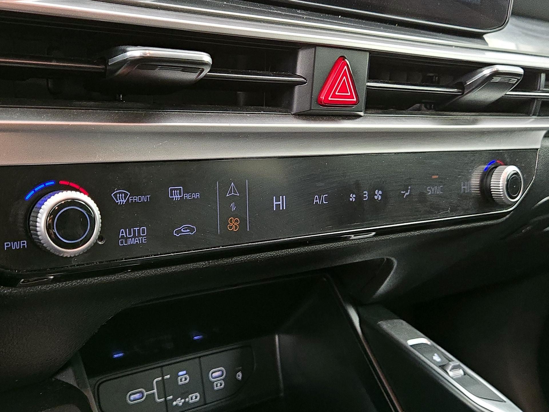 Thumbnail: 2024 Kia Sorento - 16