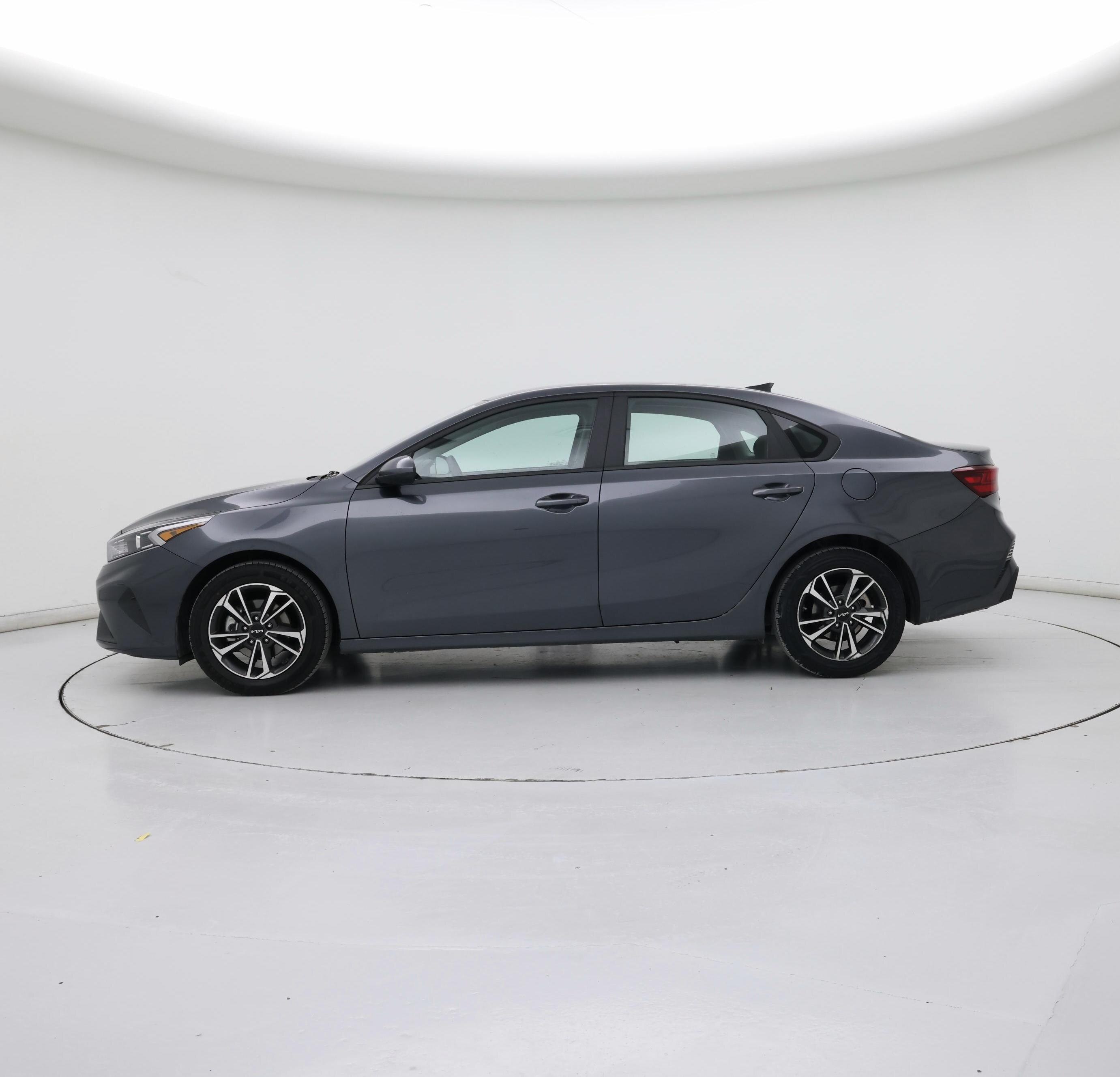 Thumbnail: 2024 Kia Forte - 3