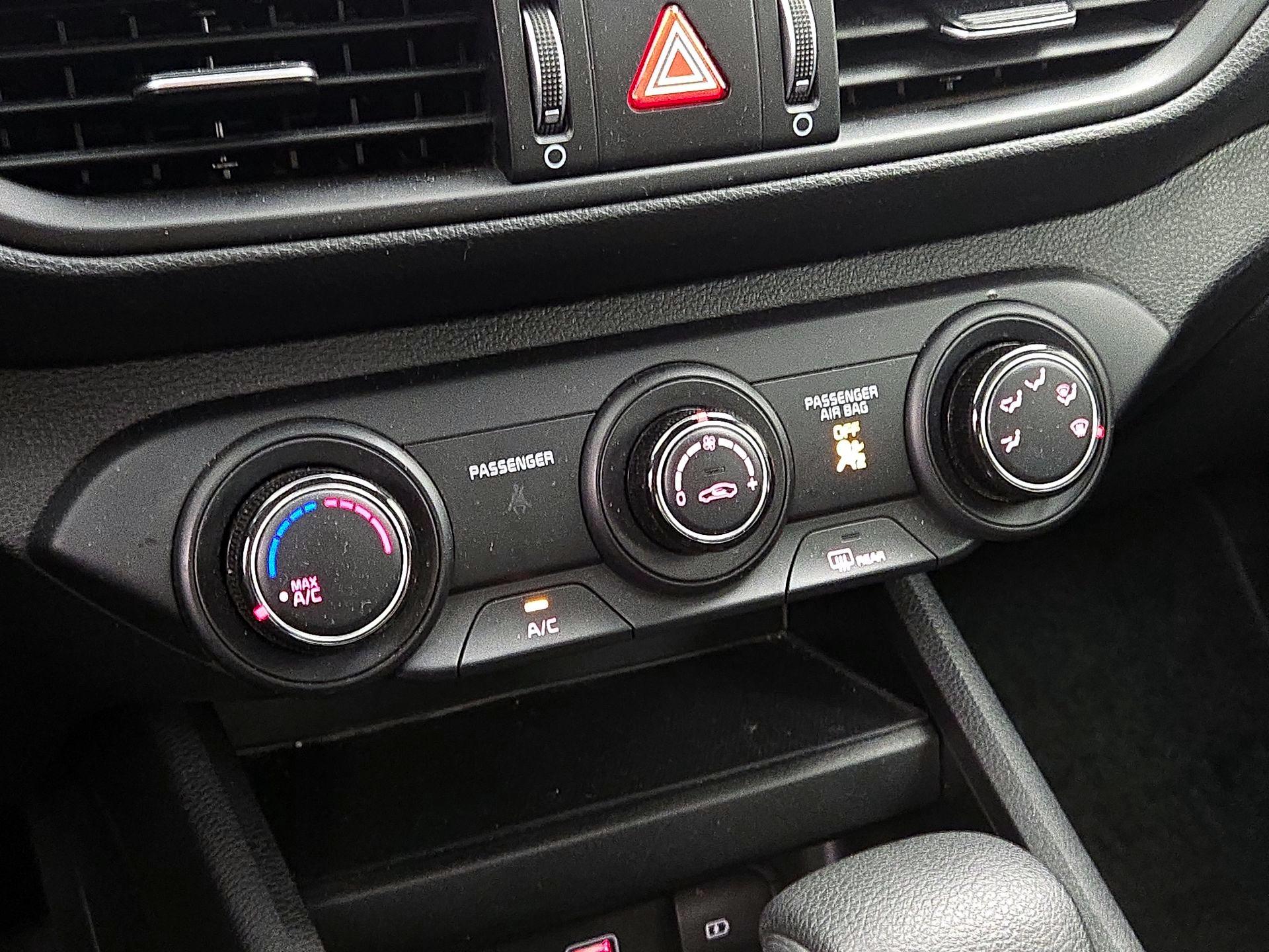 Thumbnail: 2024 Kia Forte - 16