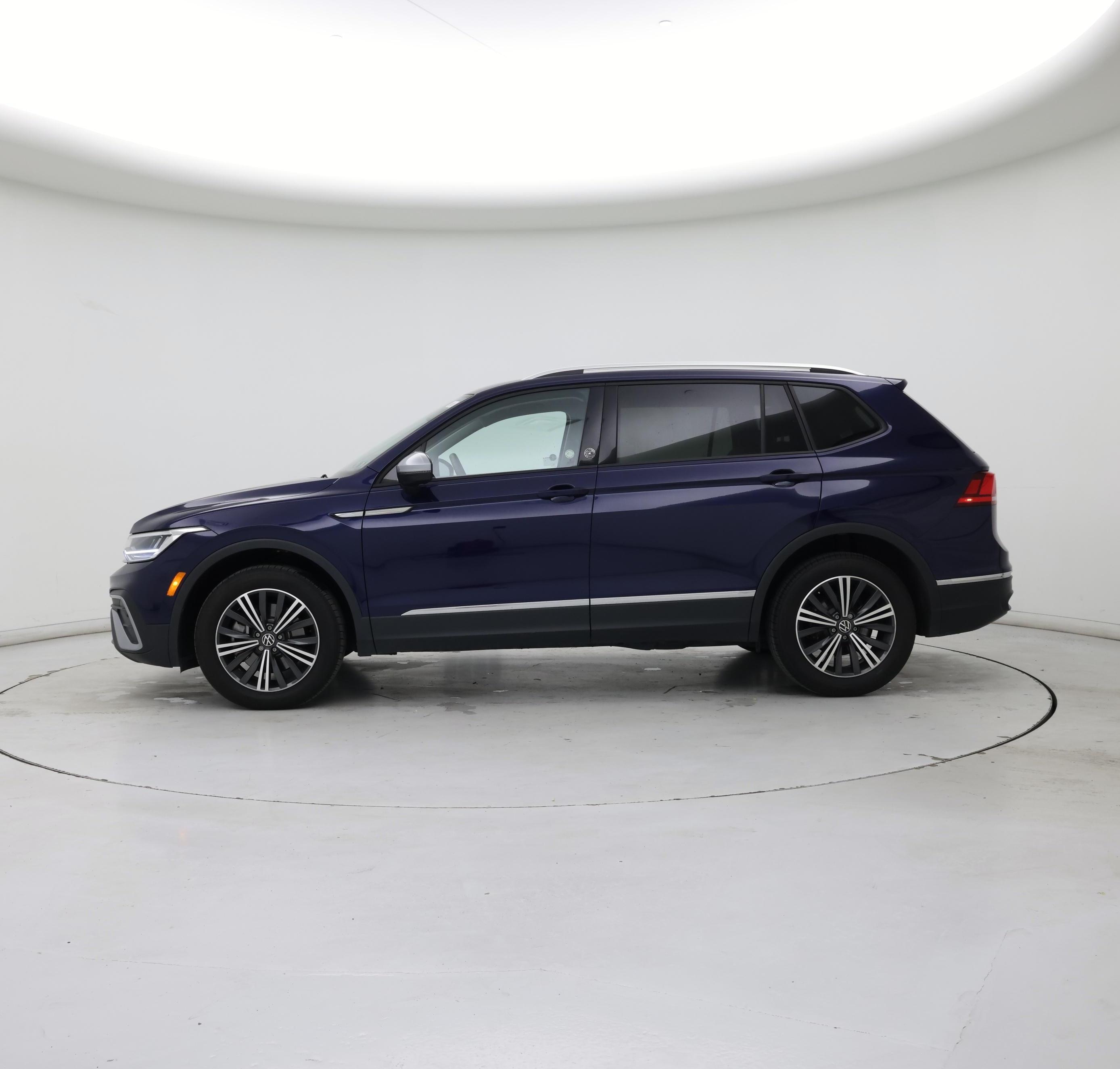 Thumbnail: 2024 Volkswagen Tiguan - 3