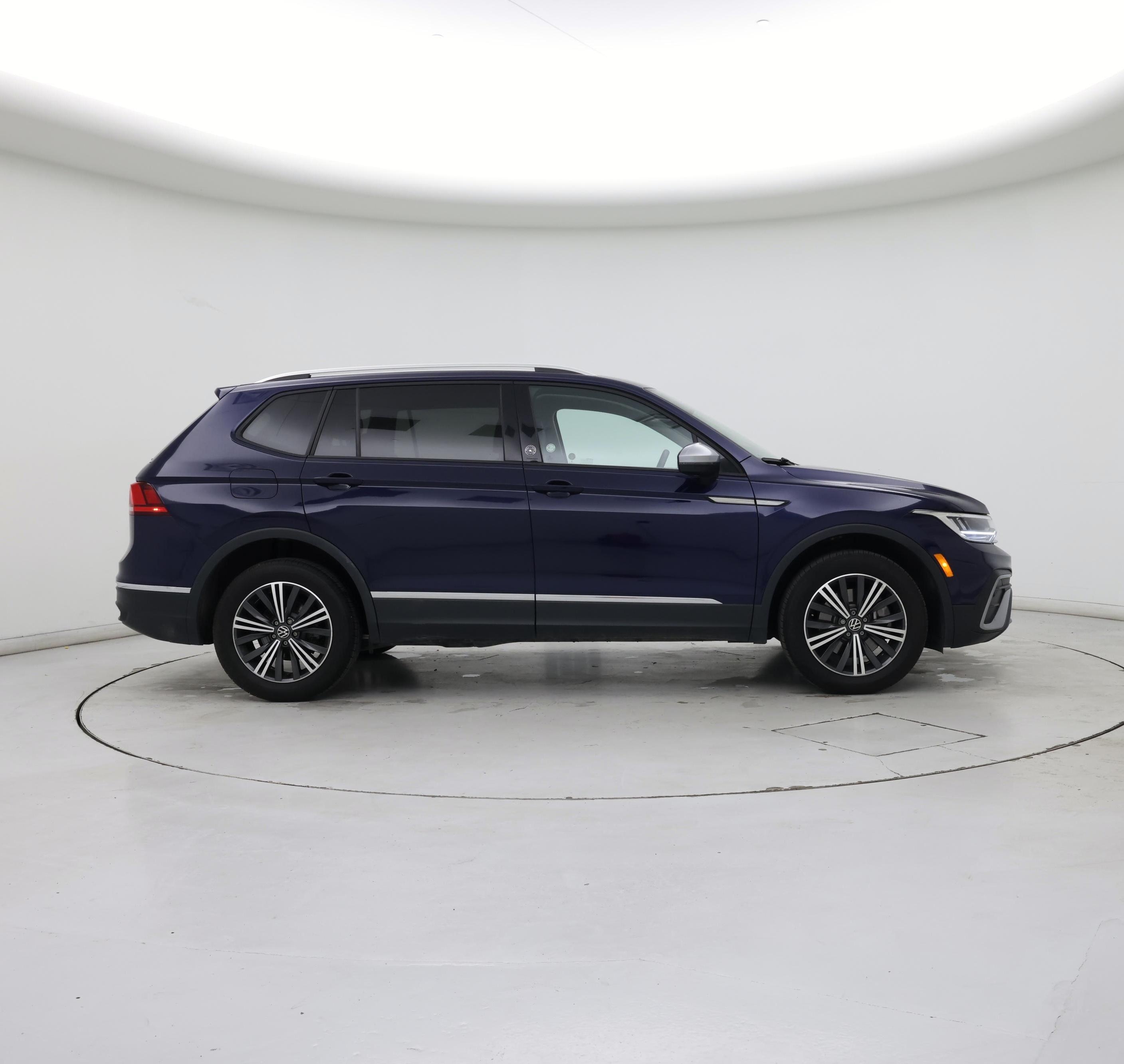 Thumbnail: 2024 Volkswagen Tiguan - 7