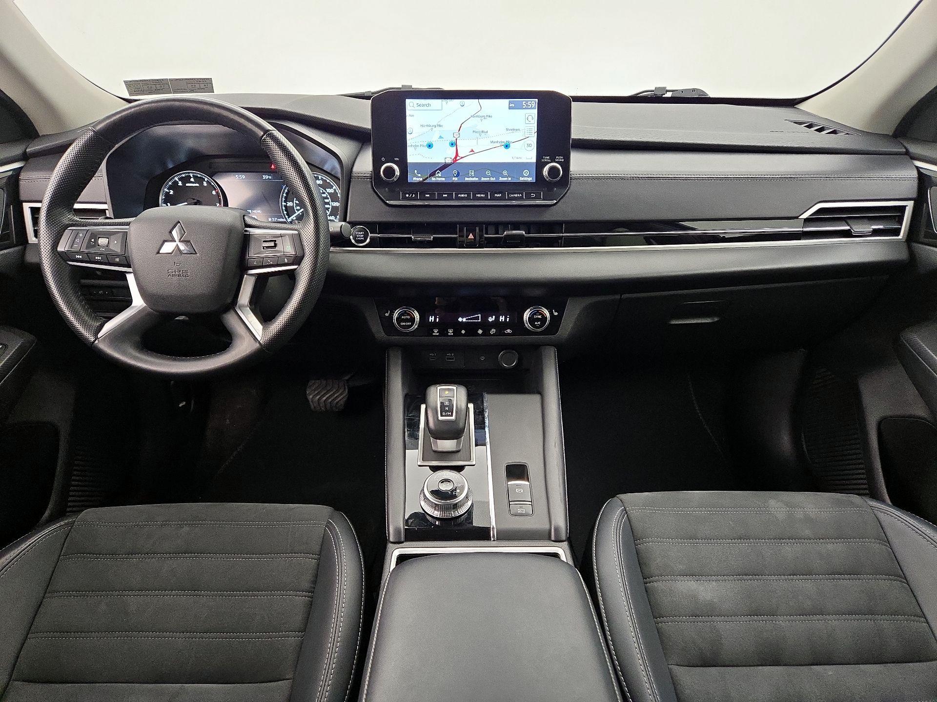 Thumbnail: 2024 Mitsubishi Outlander - 9