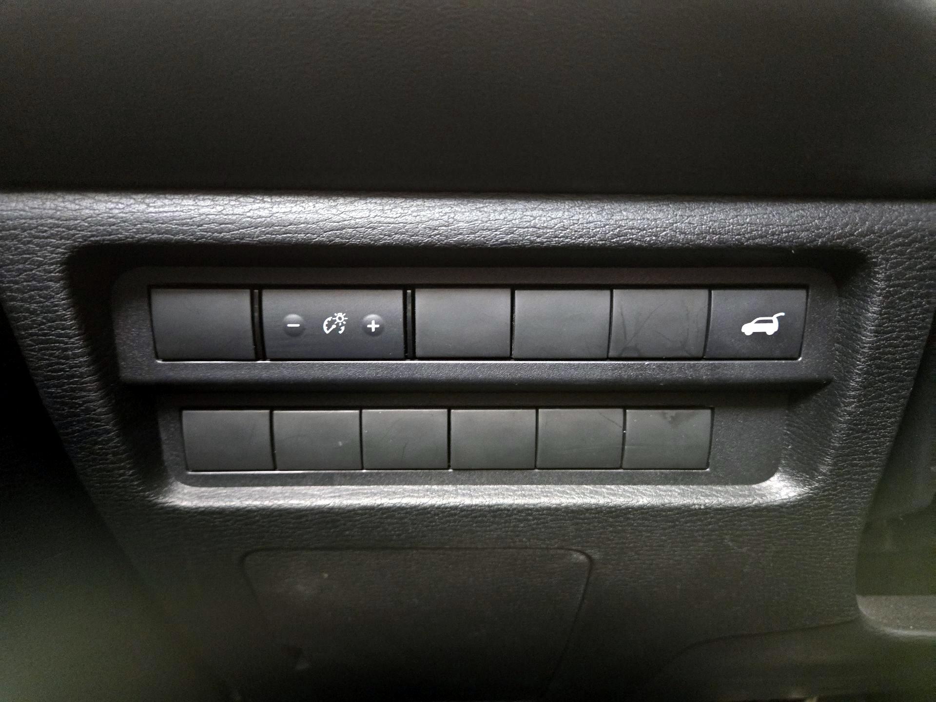 Thumbnail: 2024 Mitsubishi Outlander - 13