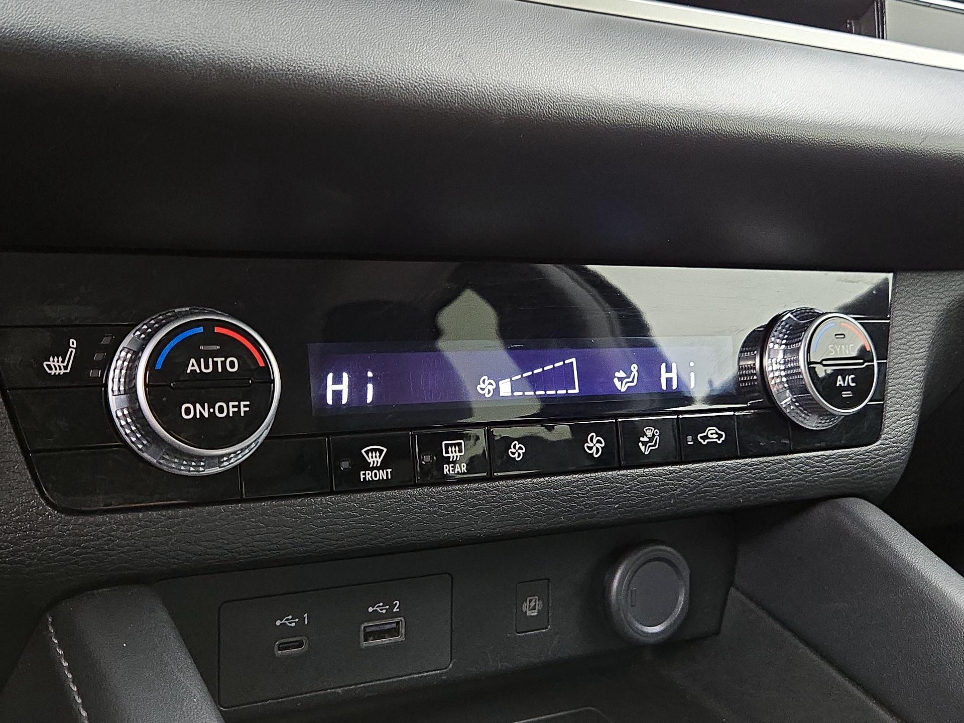 Thumbnail: 2024 Mitsubishi Outlander - 17