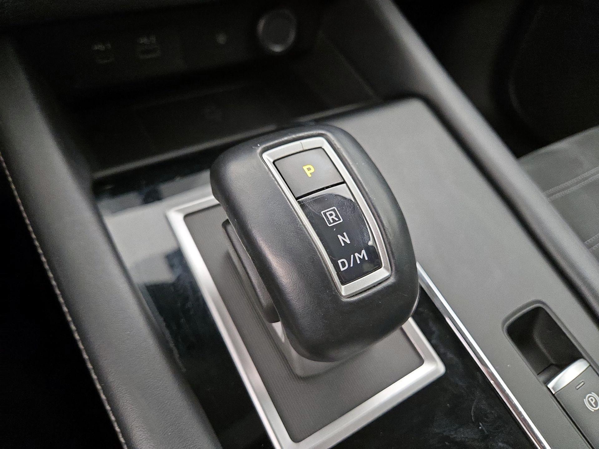 Thumbnail: 2024 Mitsubishi Outlander - 18