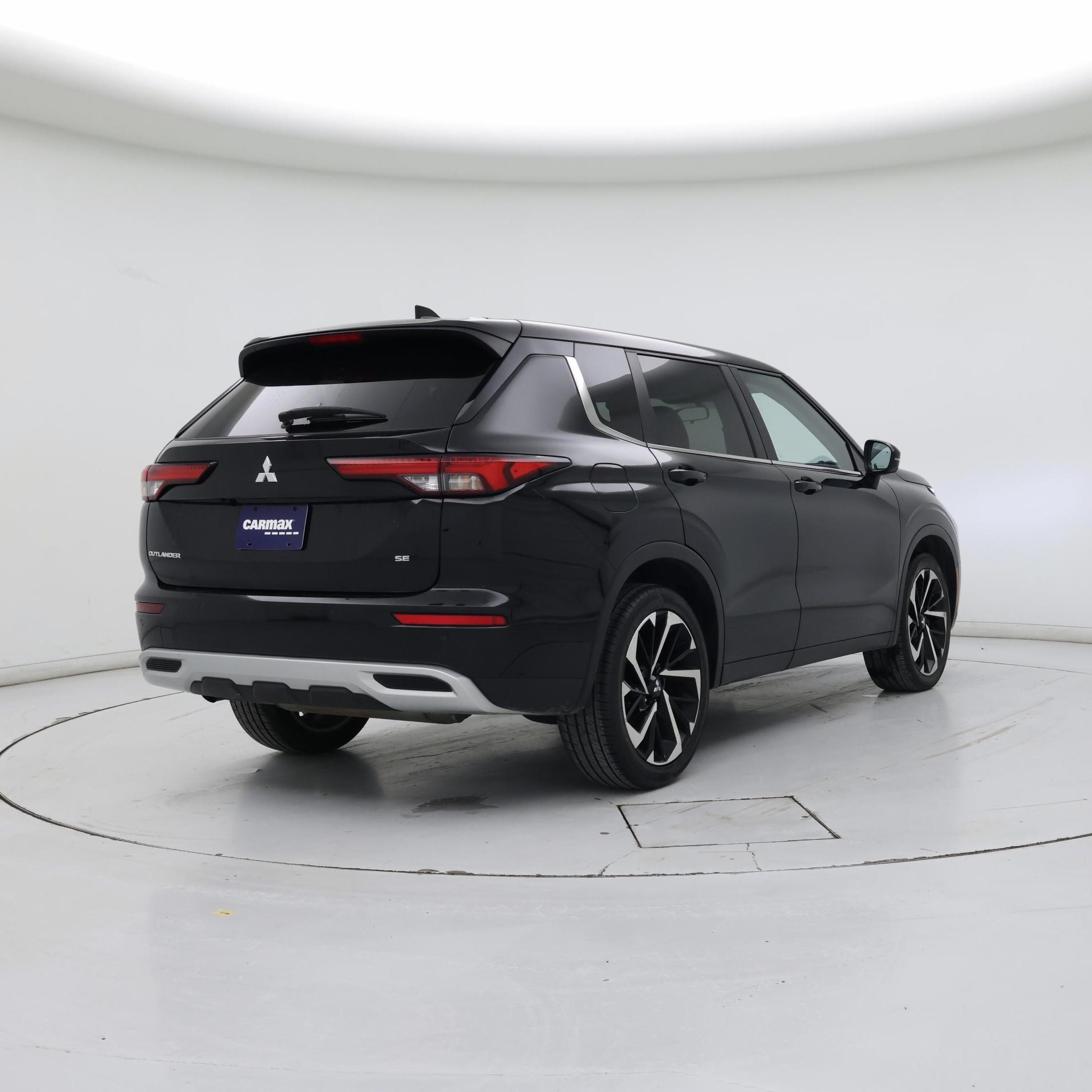 Thumbnail: 2024 Mitsubishi Outlander - 8