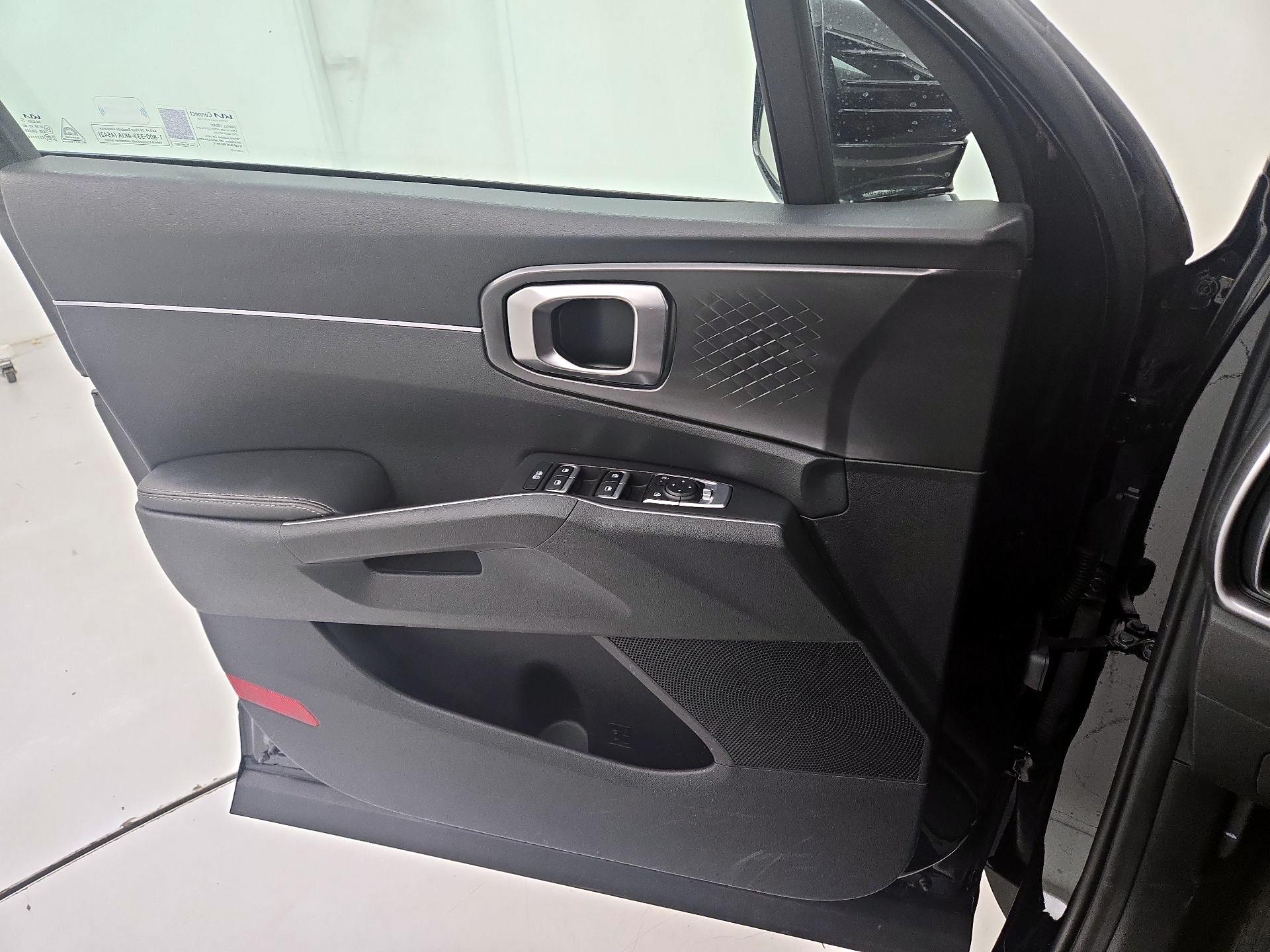 Thumbnail: 2024 Kia Sorento - 12