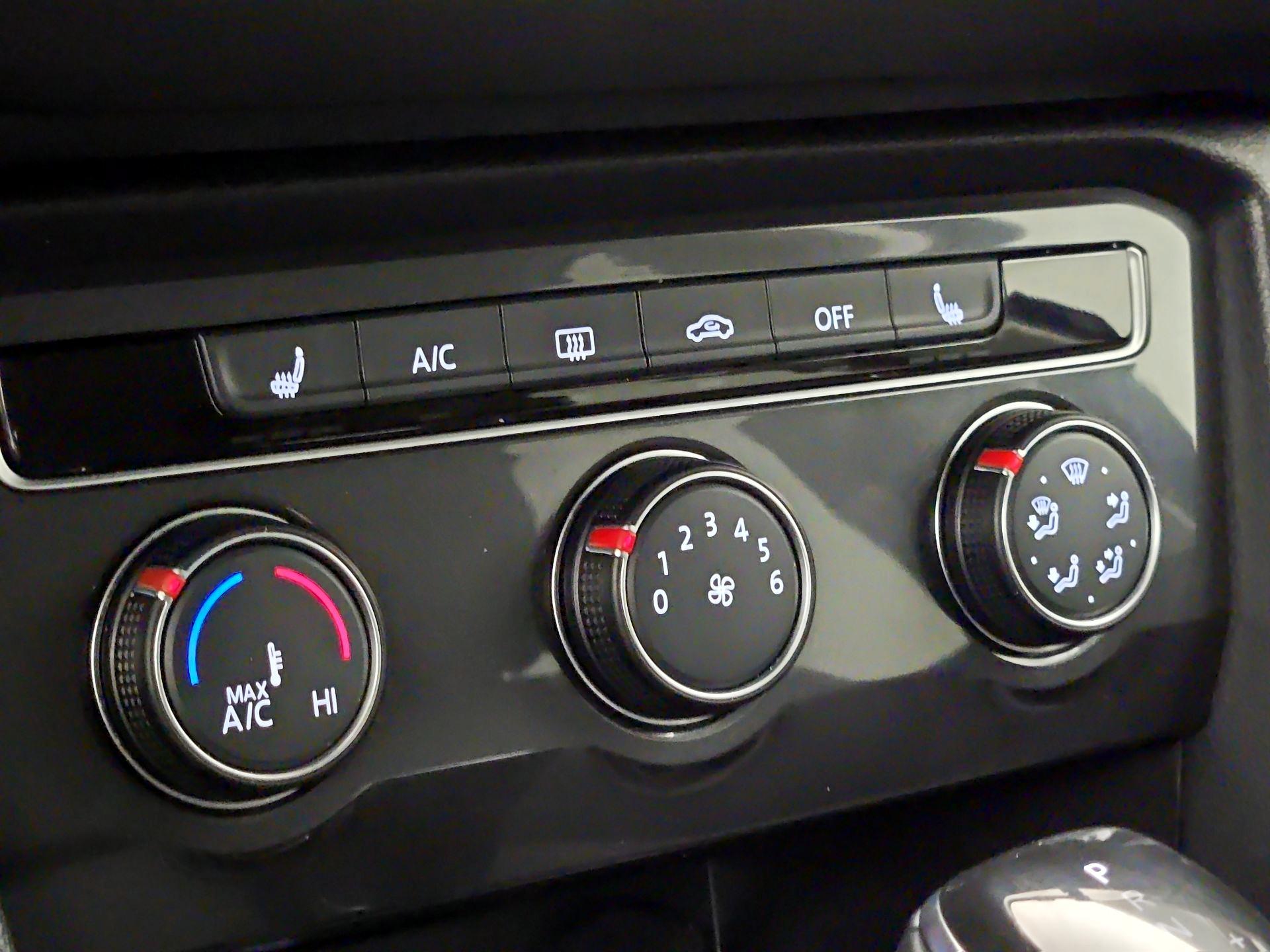 Thumbnail: 2024 Volkswagen Tiguan - 16