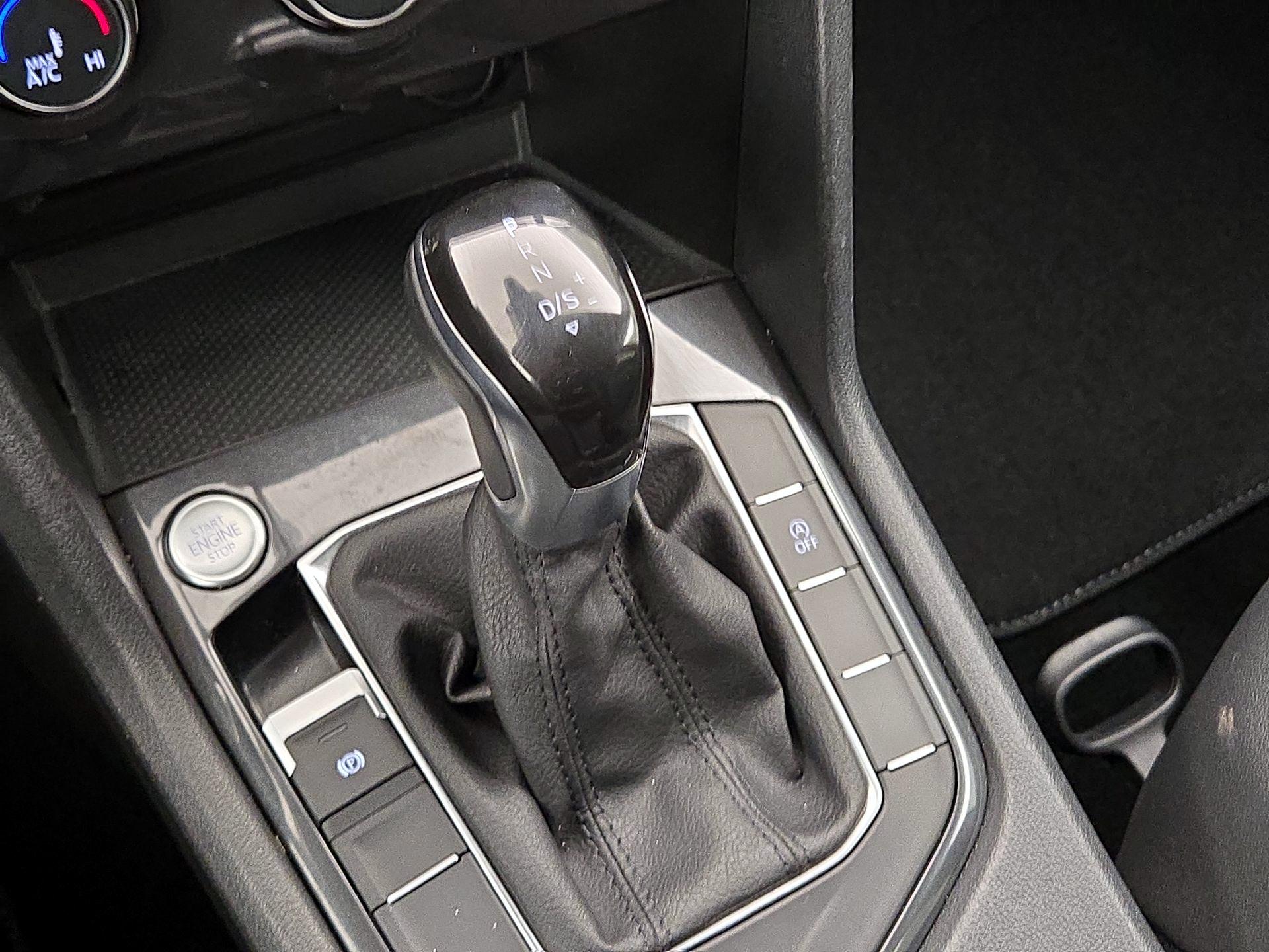 Thumbnail: 2024 Volkswagen Tiguan - 17