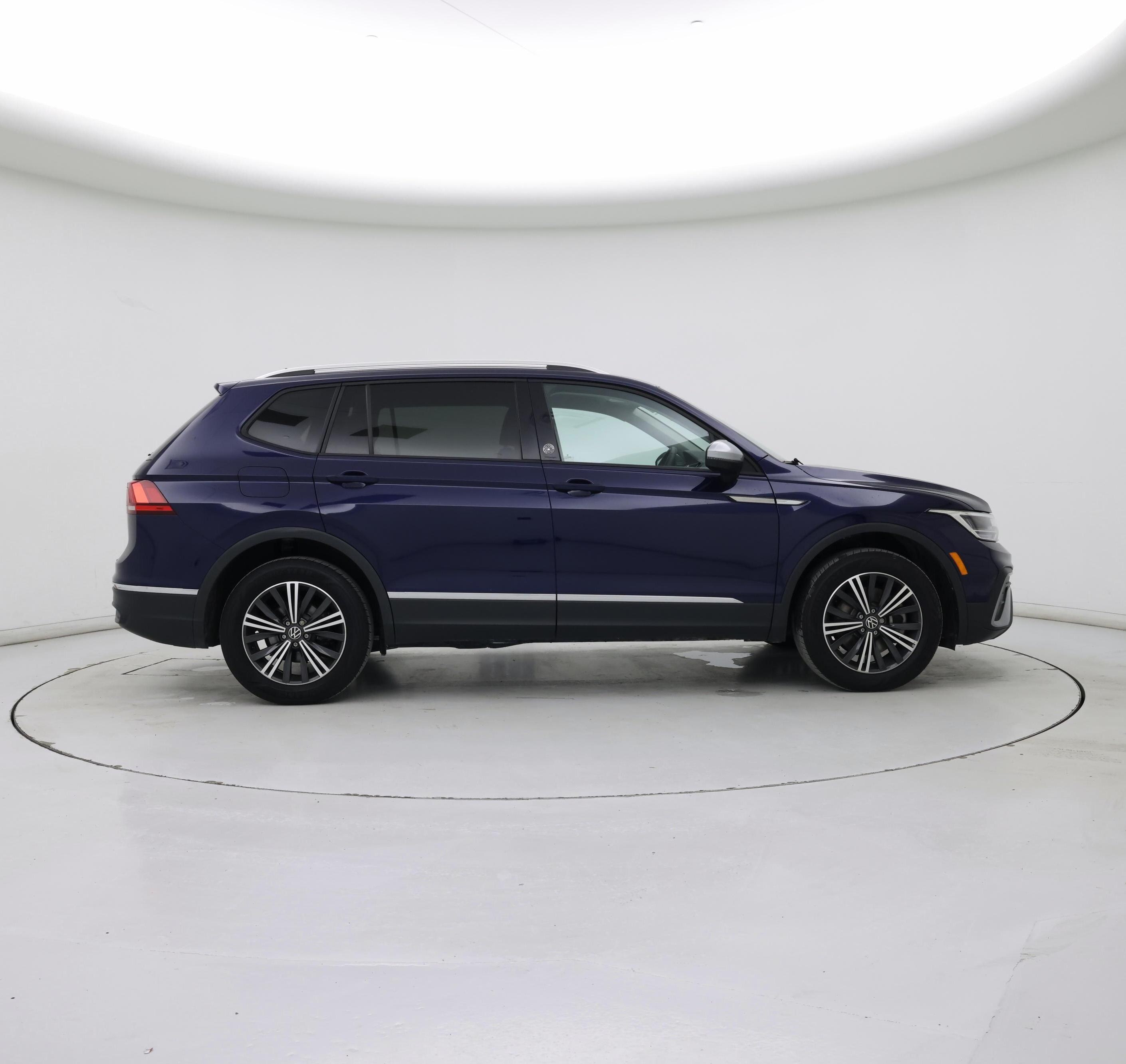 Thumbnail: 2024 Volkswagen Tiguan - 7