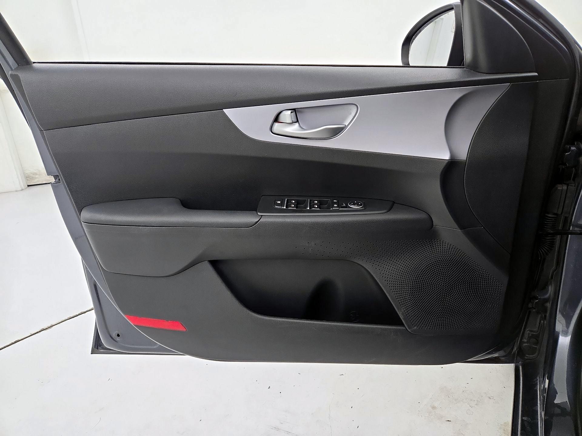 Thumbnail: 2024 Kia Forte - 12