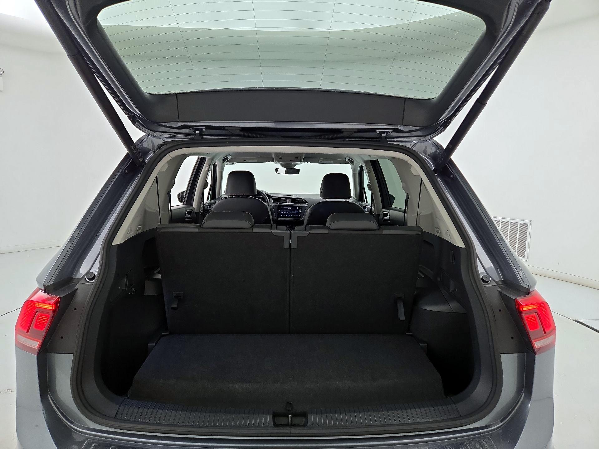 Thumbnail: 2024 Volkswagen Tiguan - 20