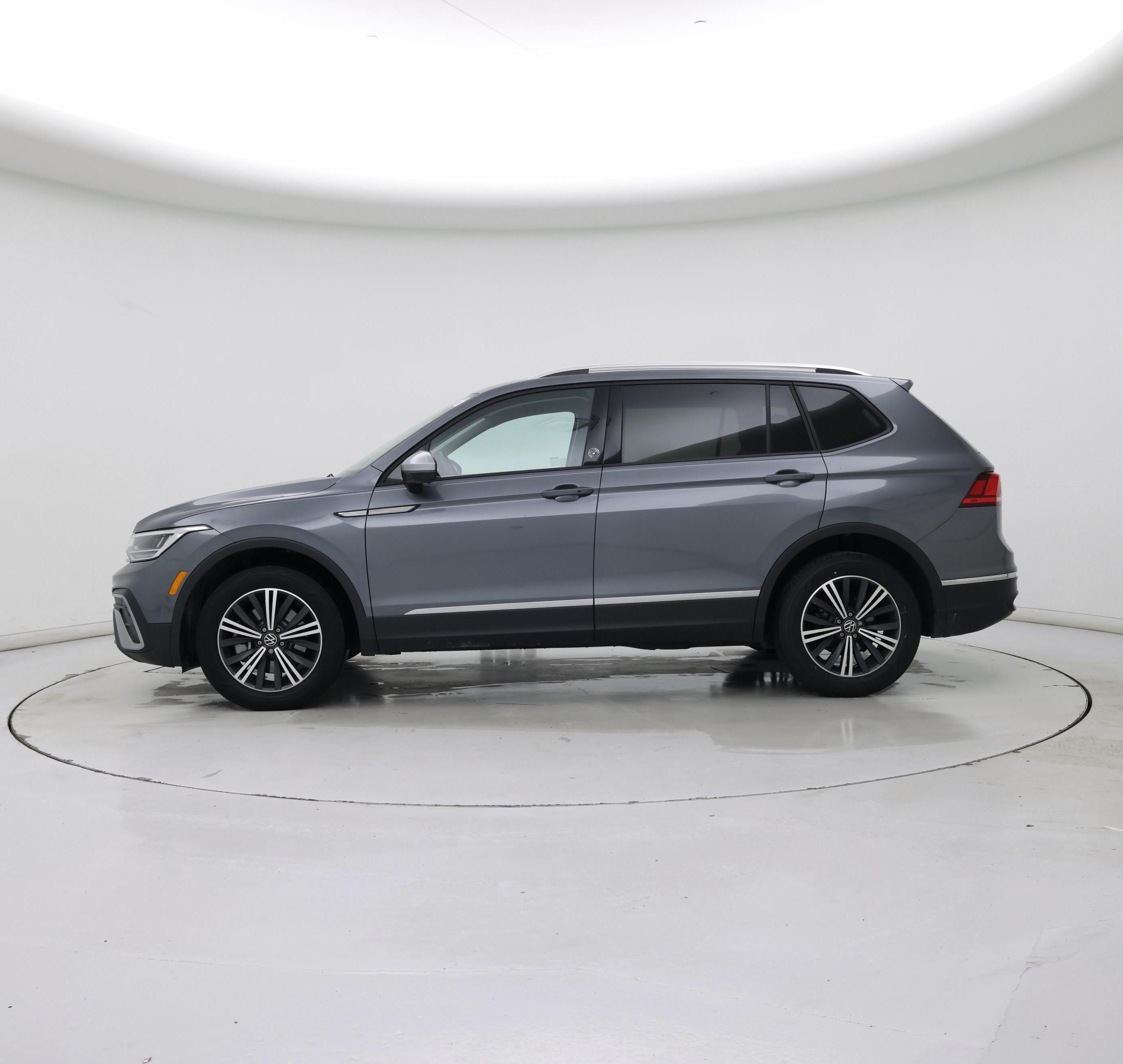 Thumbnail: 2024 Volkswagen Tiguan - 3