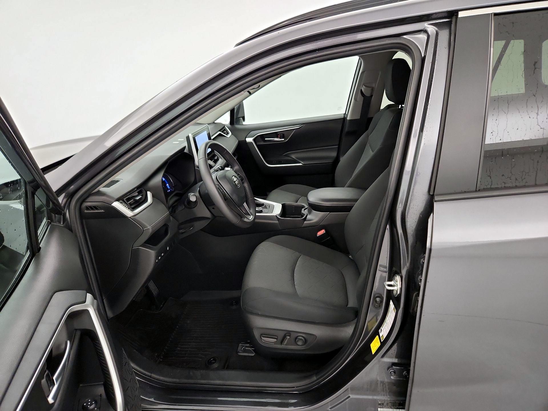 Thumbnail: 2023 Toyota RAV4 - 11