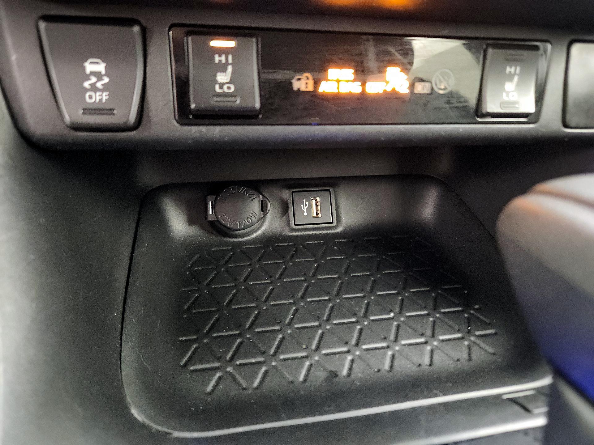 Thumbnail: 2023 Toyota RAV4 - 18