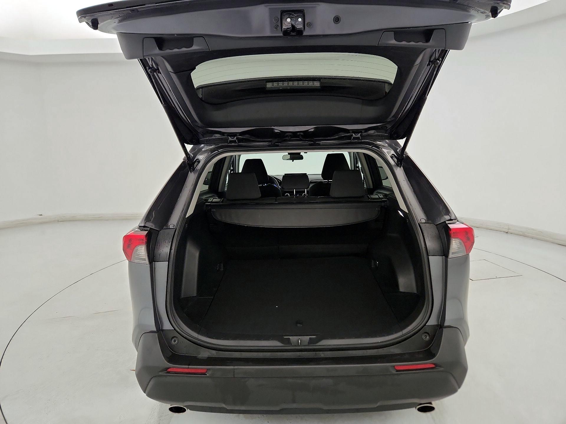 Thumbnail: 2023 Toyota RAV4 - 20