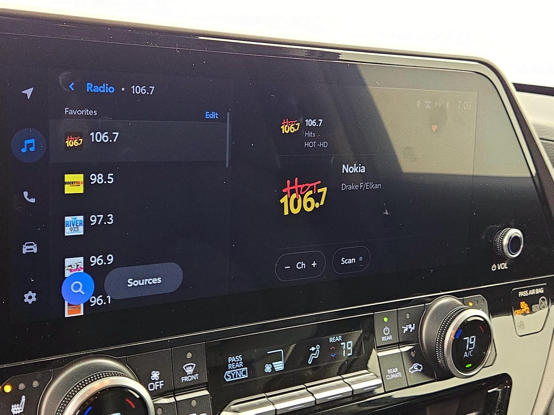 Thumbnail: 2023 Toyota Highlander - 14