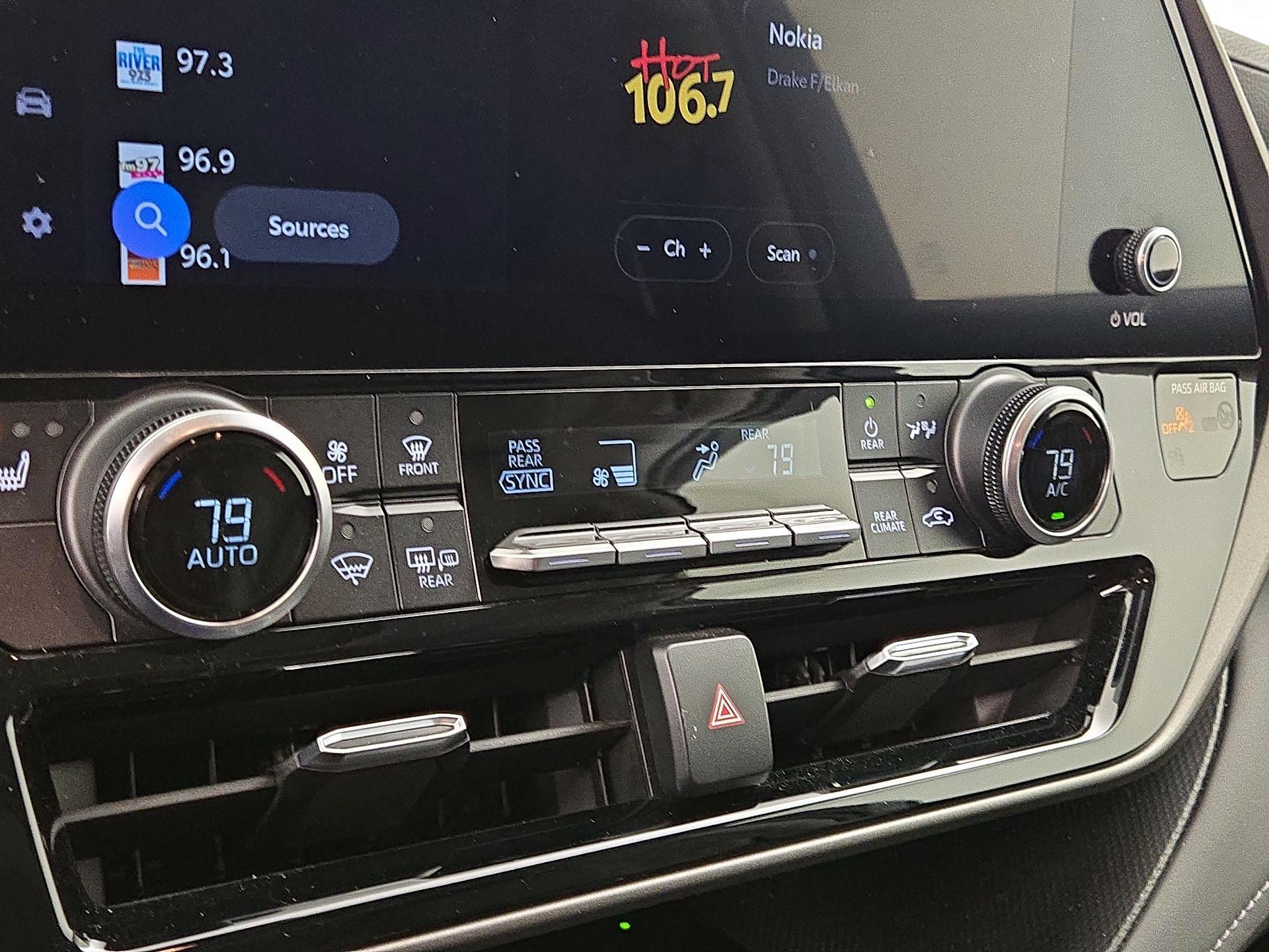 Thumbnail: 2023 Toyota Highlander - 15