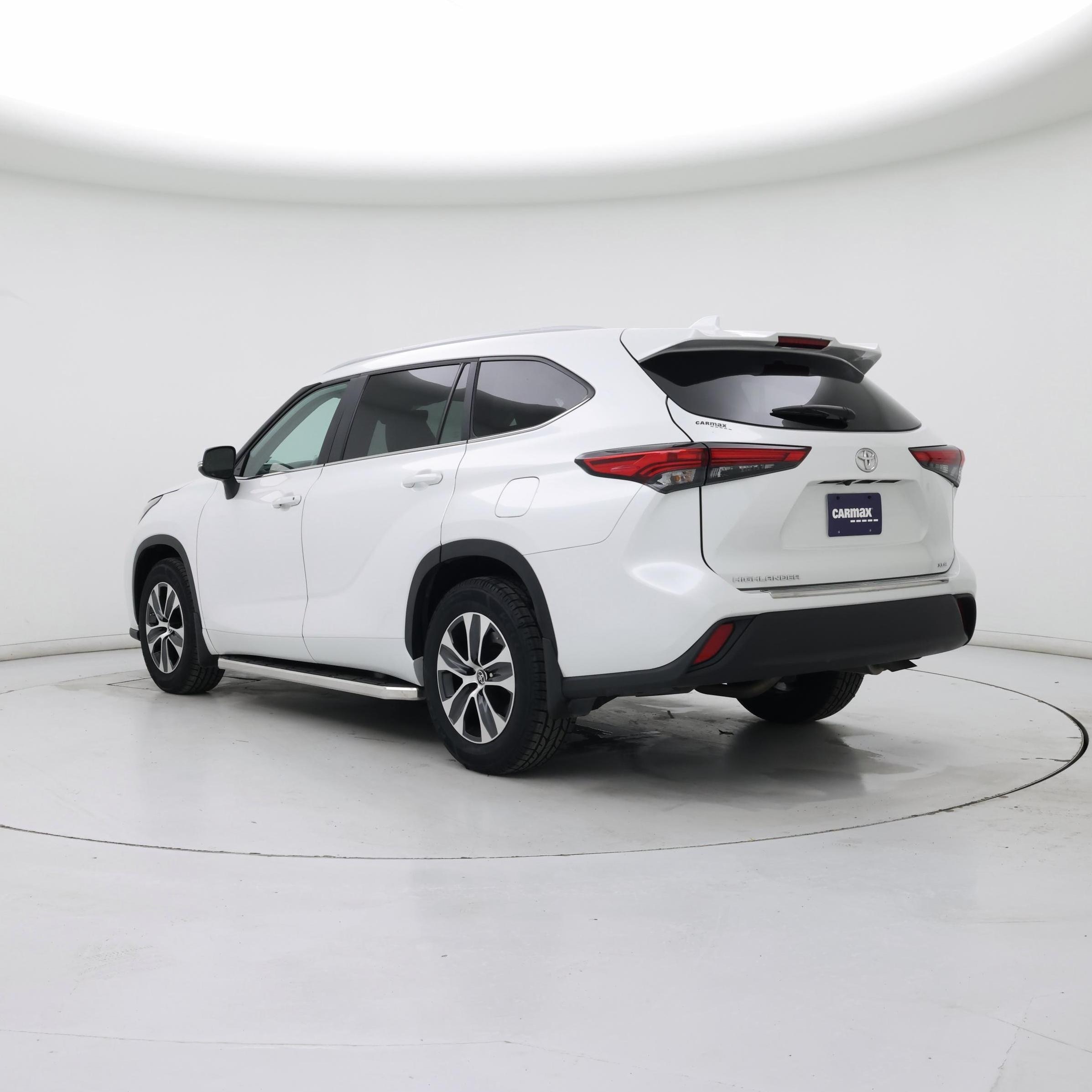 Thumbnail: 2023 Toyota Highlander - 2