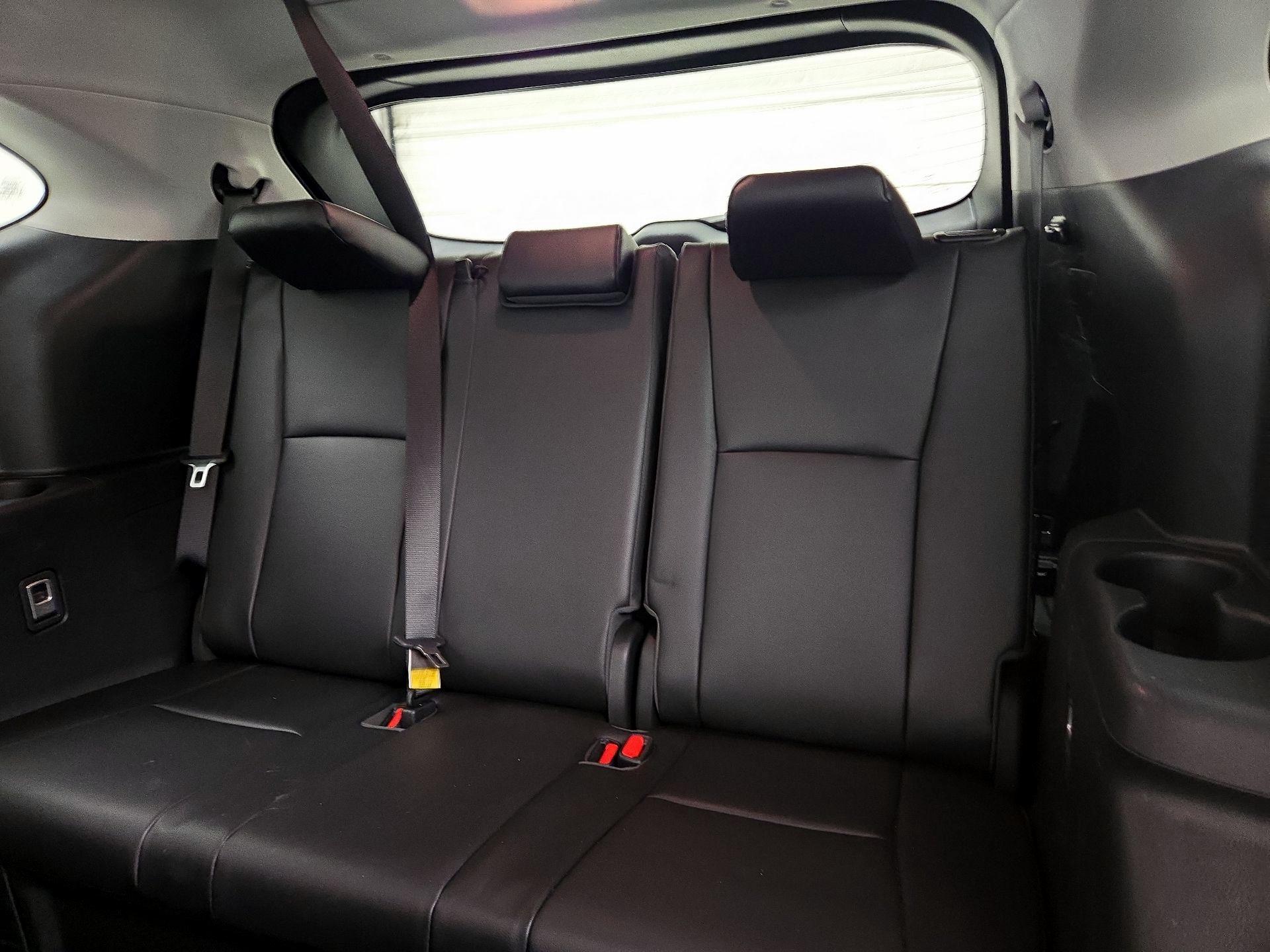 Thumbnail: 2023 Toyota Highlander - 20