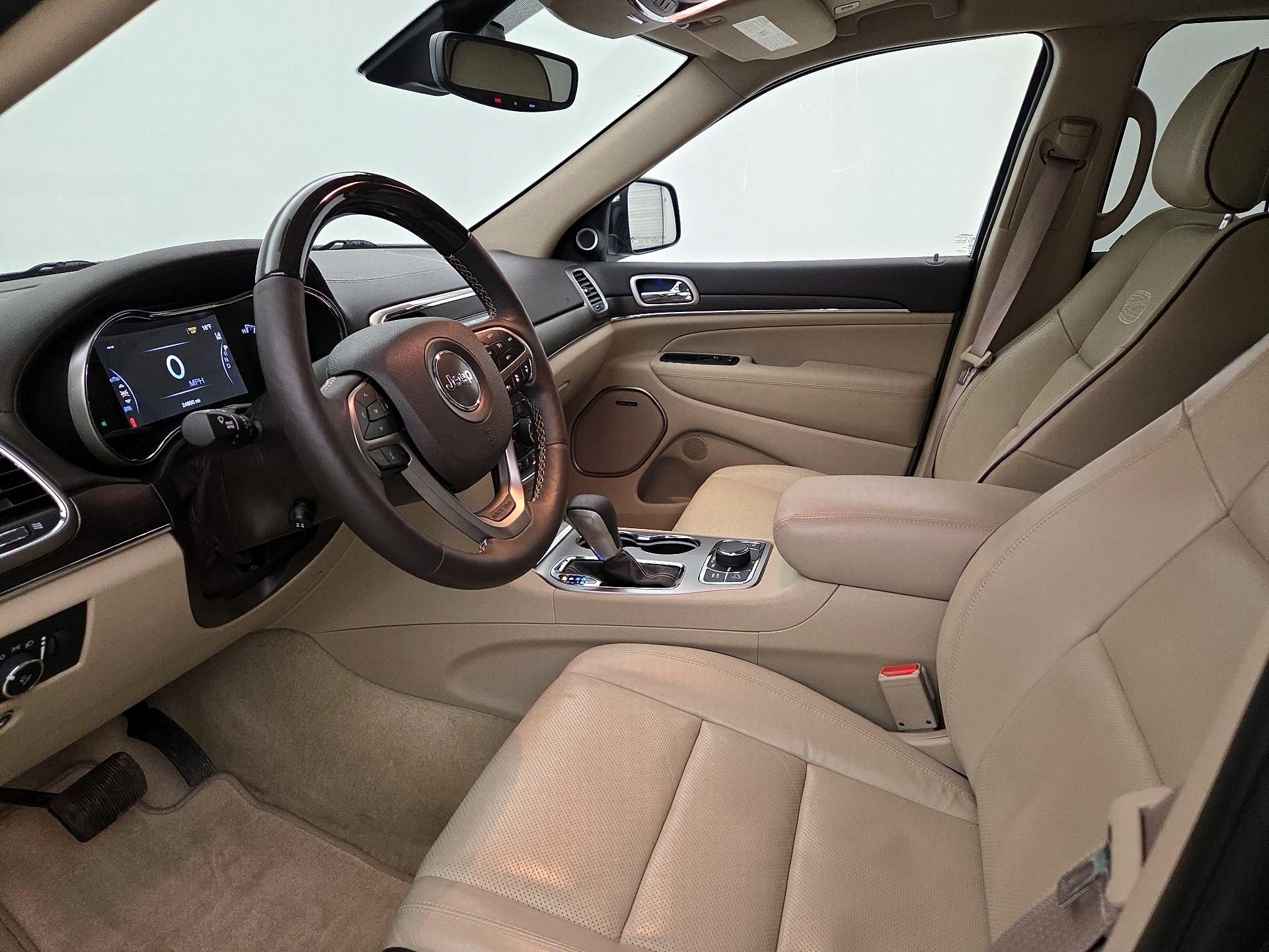 Thumbnail: 2018 Jeep Grand Cherokee - 11