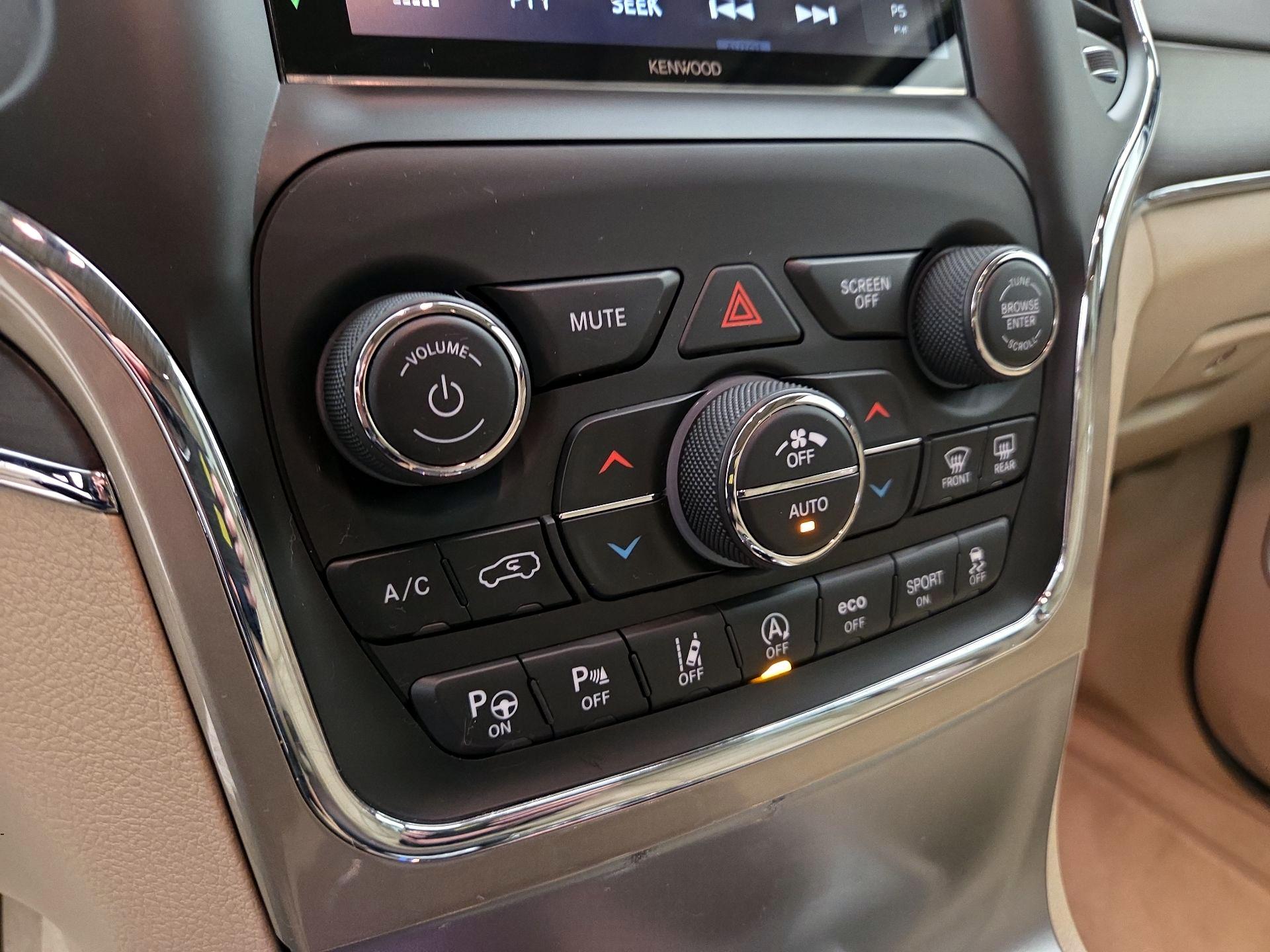 Thumbnail: 2018 Jeep Grand Cherokee - 15