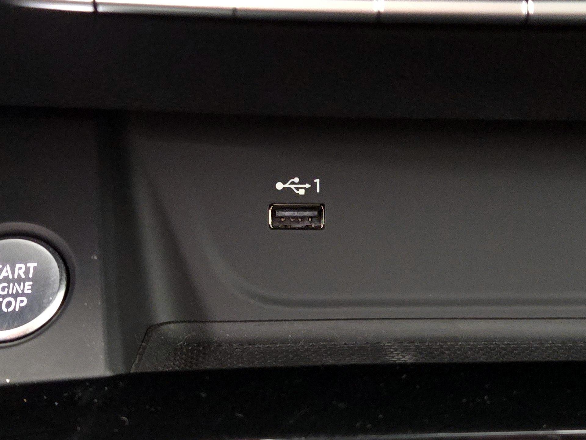 Thumbnail: 2023 Audi A4 - 18