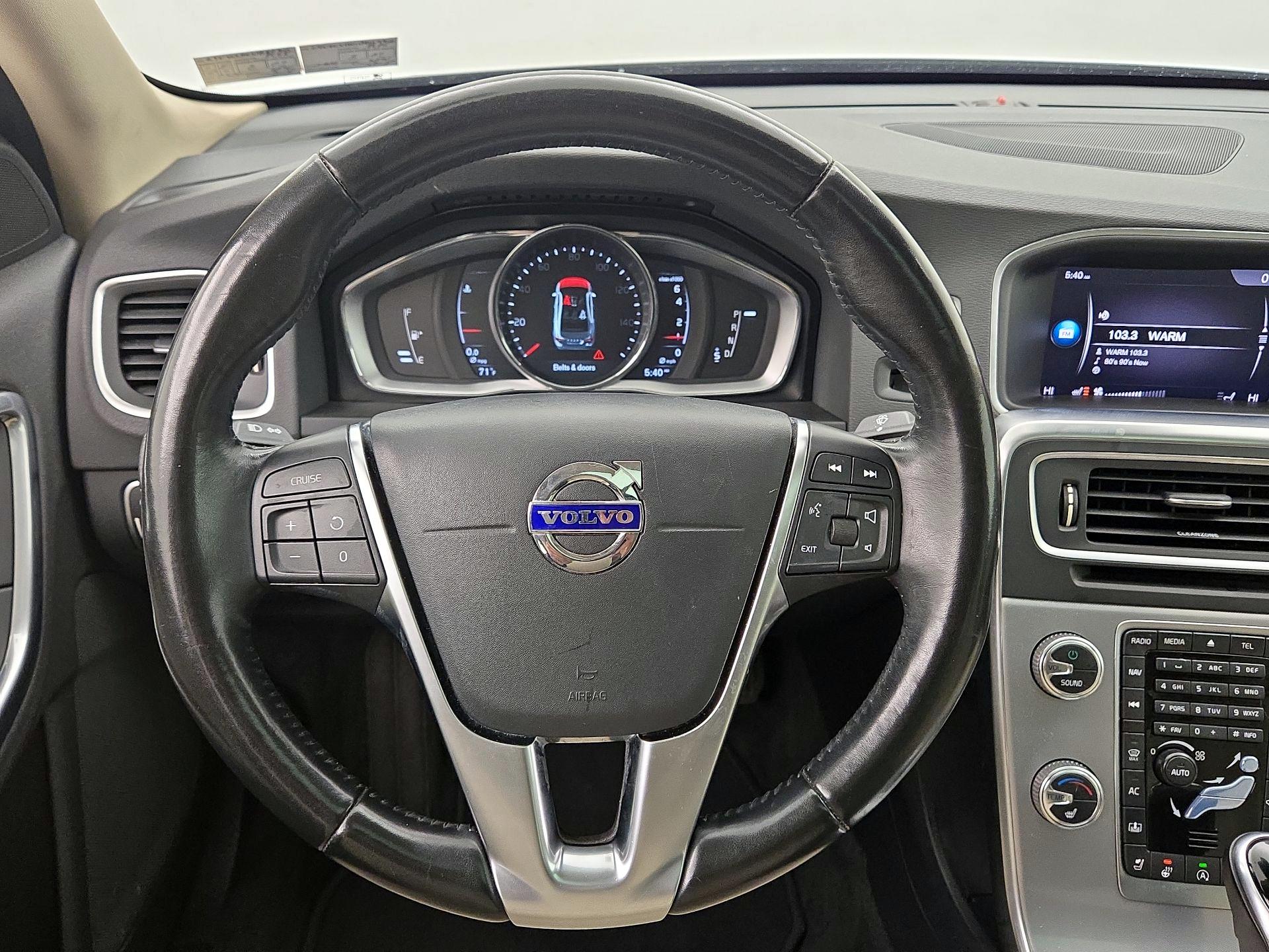 Thumbnail: 2018 Volvo S60 - 10