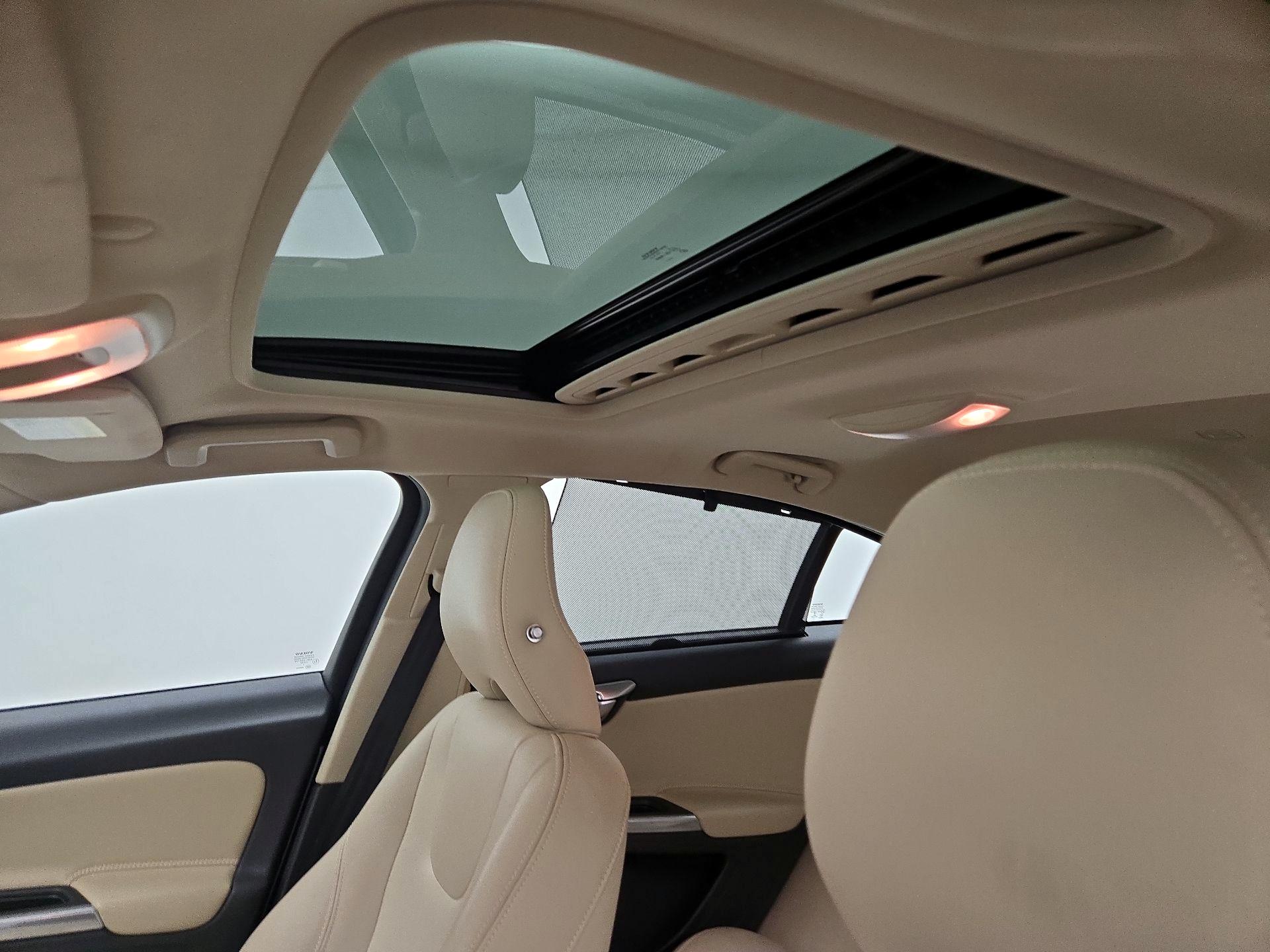 Thumbnail: 2018 Volvo S60 - 18