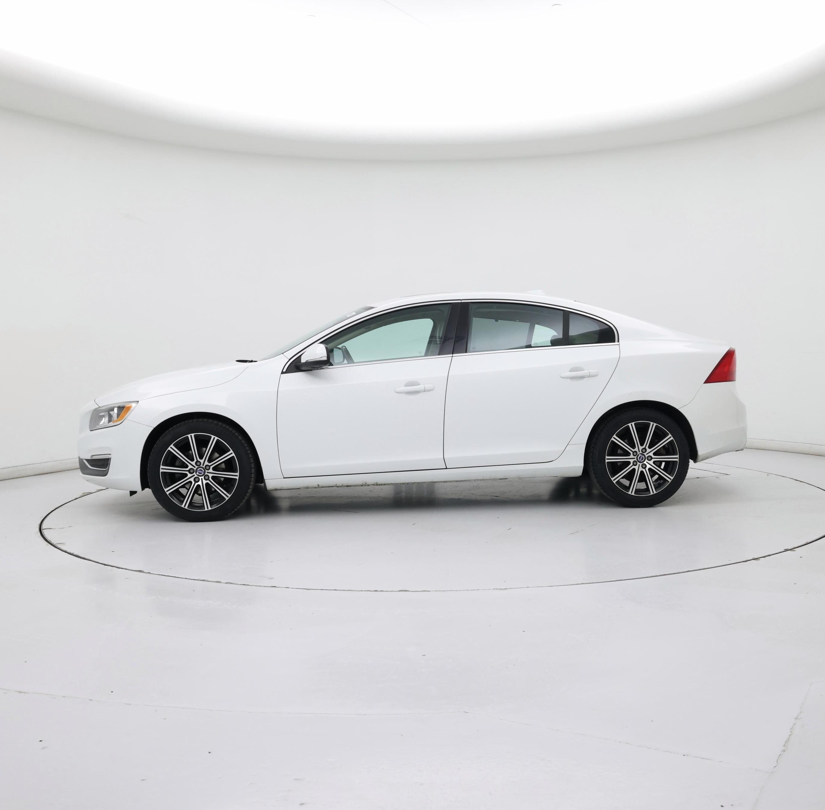 Thumbnail: 2018 Volvo S60 - 3