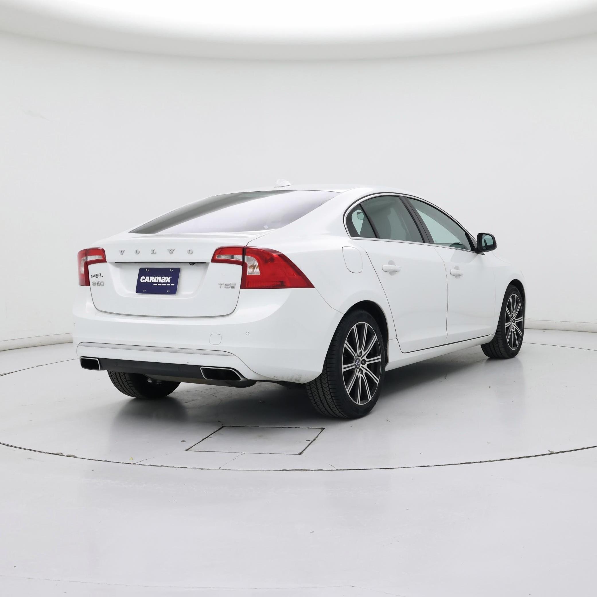 Thumbnail: 2018 Volvo S60 - 8