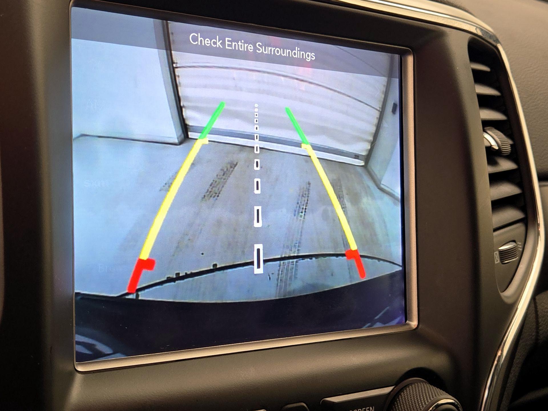 Thumbnail: 2018 Jeep Grand Cherokee - 14