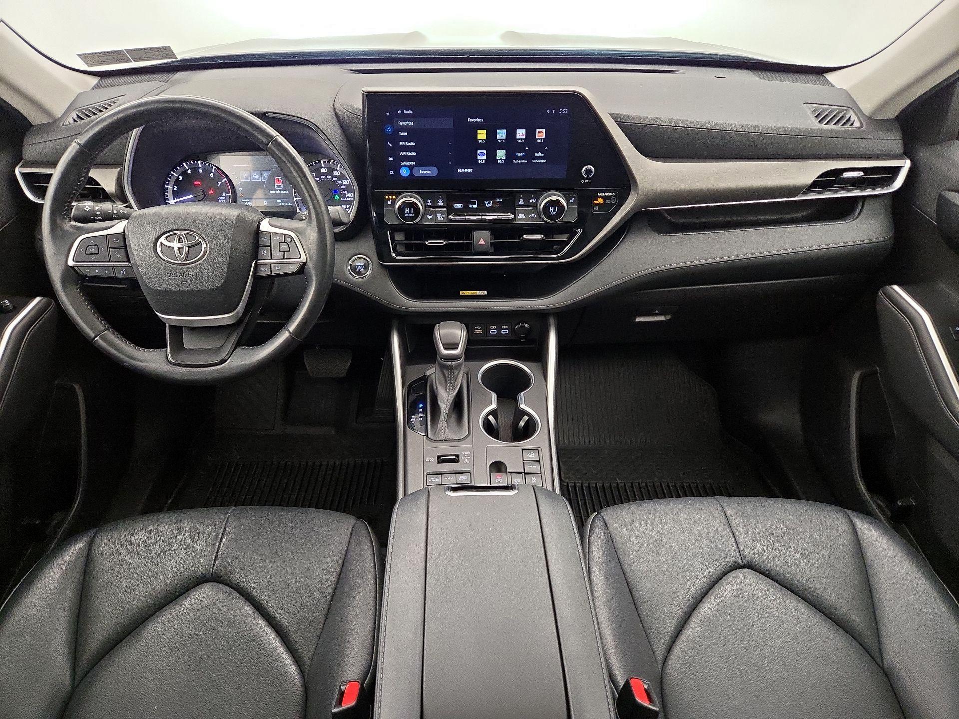 Thumbnail: 2023 Toyota Highlander - 9