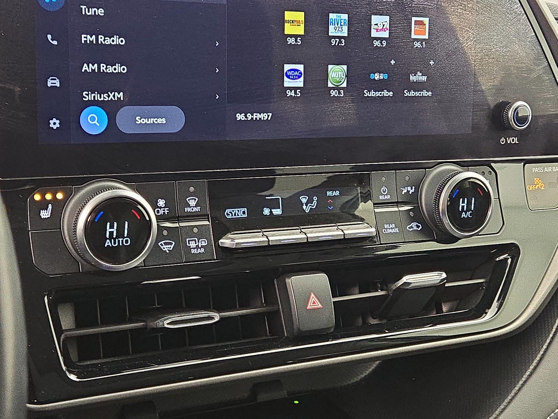 Thumbnail: 2023 Toyota Highlander - 16